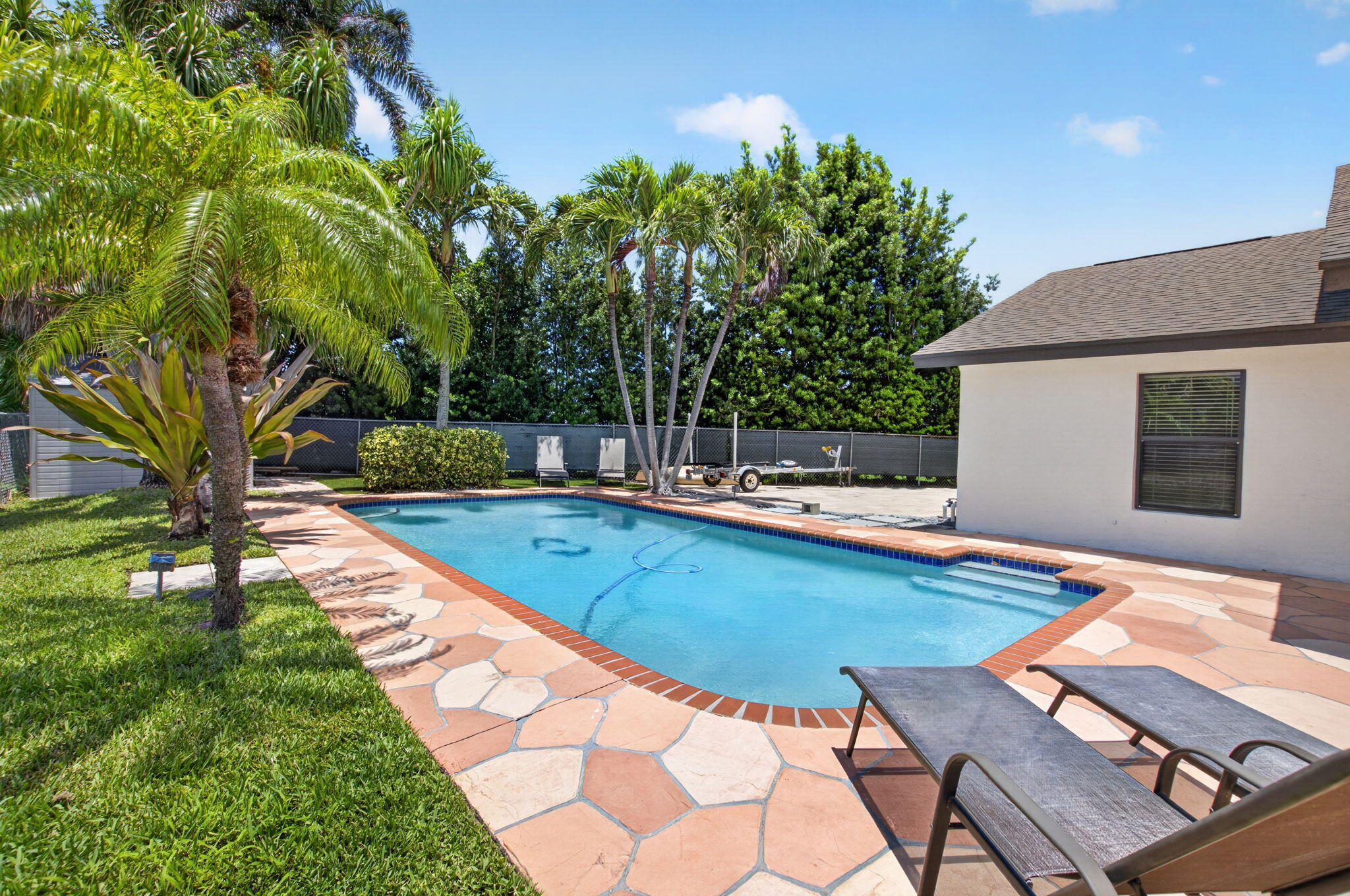 SKY LAKE 2 - Residential