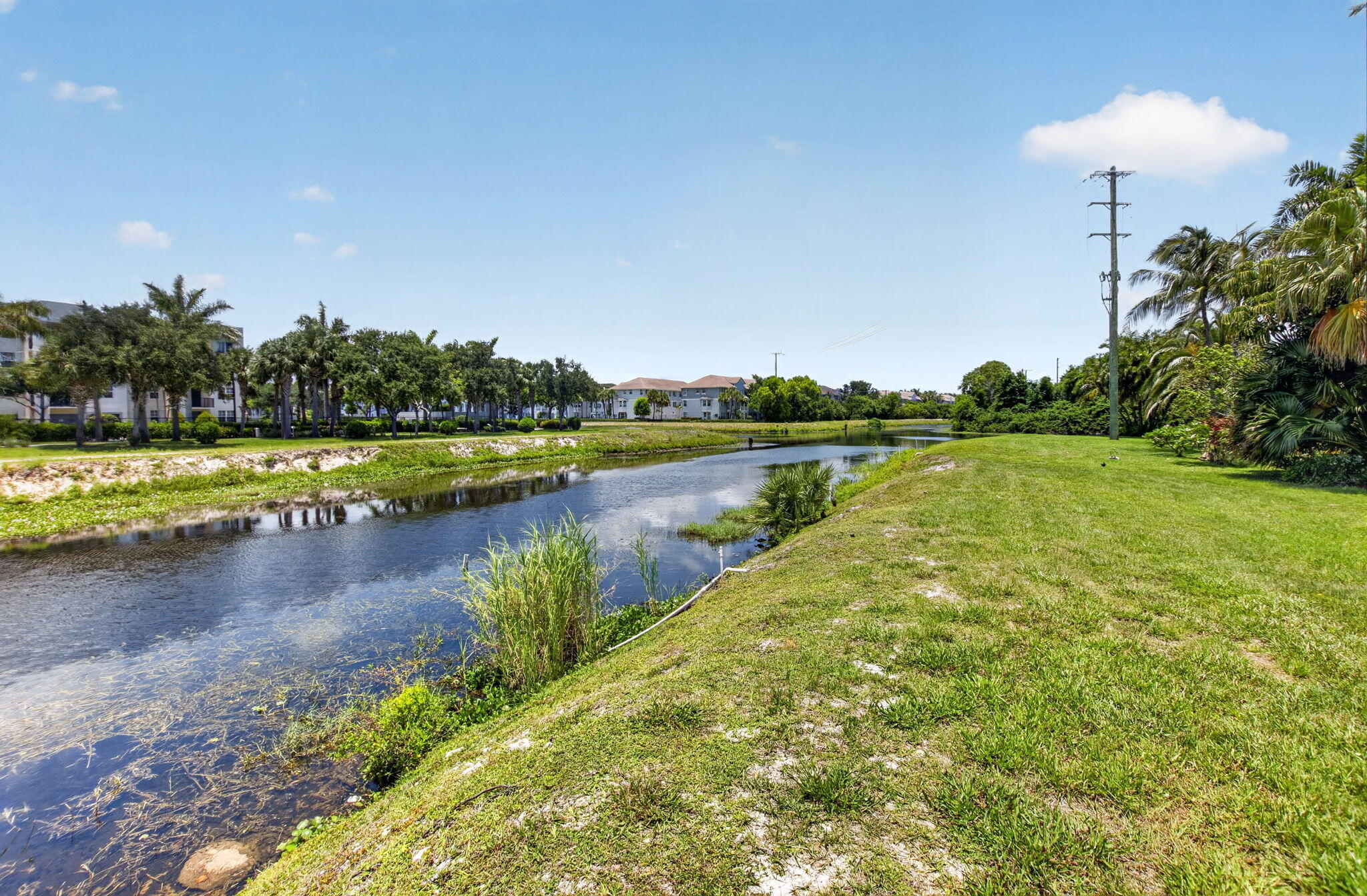 SKY LAKE 2 - Residential