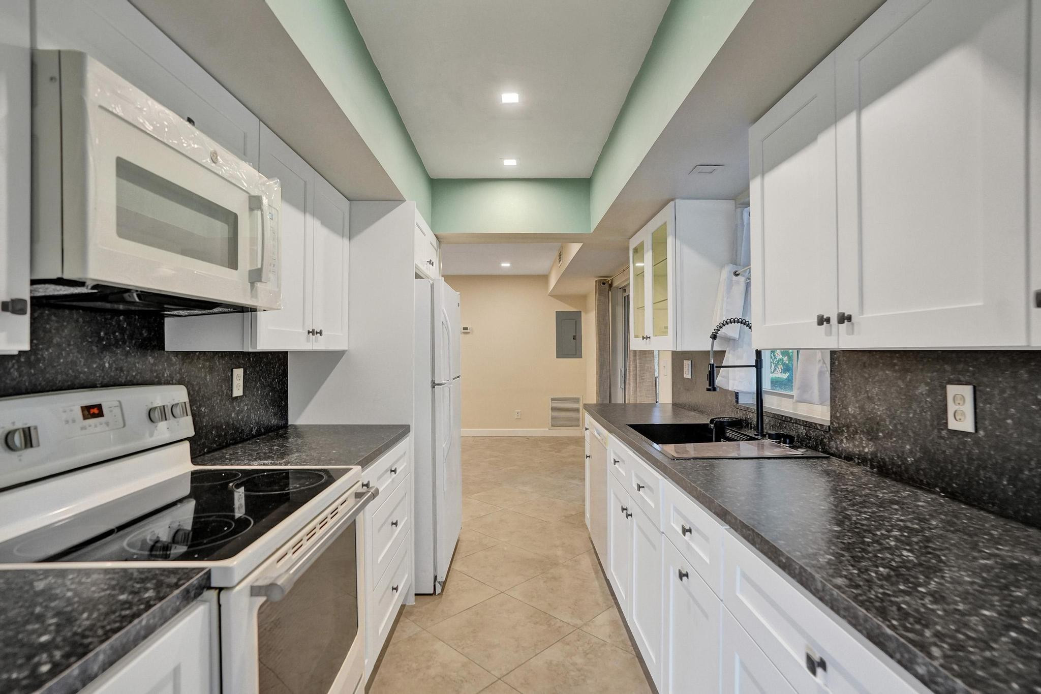 MAINLANDS OF TAMARAC LAKES - Residential