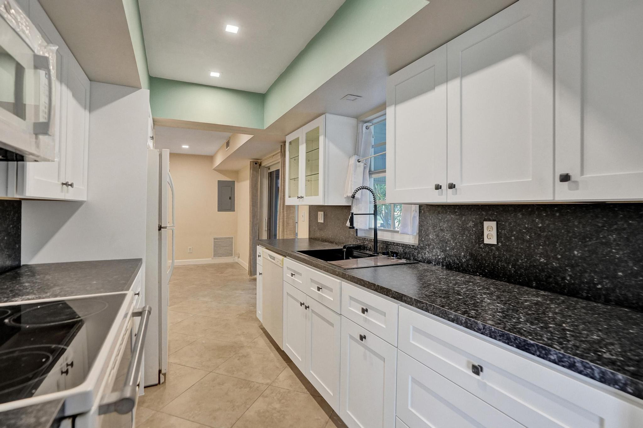 MAINLANDS OF TAMARAC LAKES - Residential