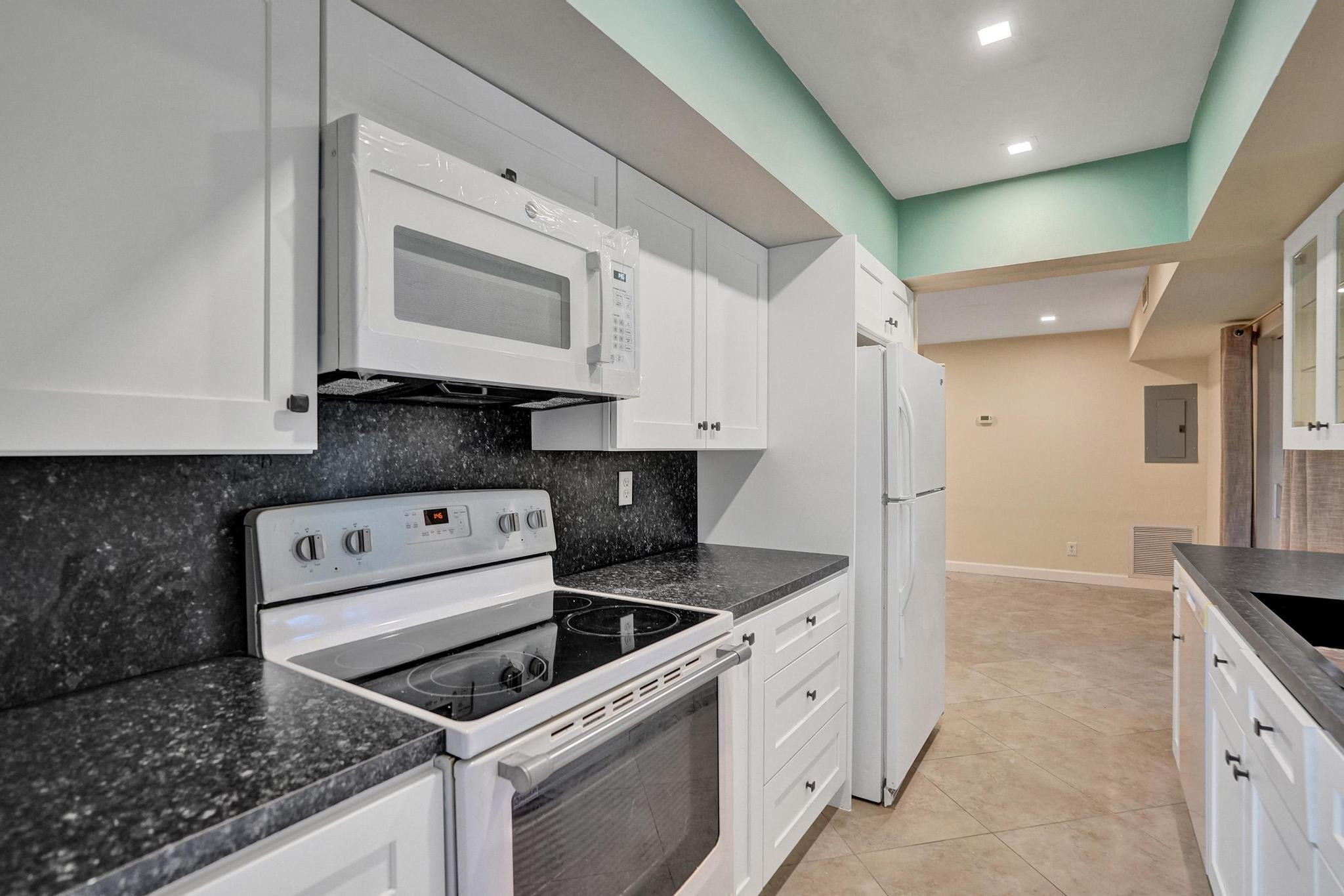MAINLANDS OF TAMARAC LAKES - Residential