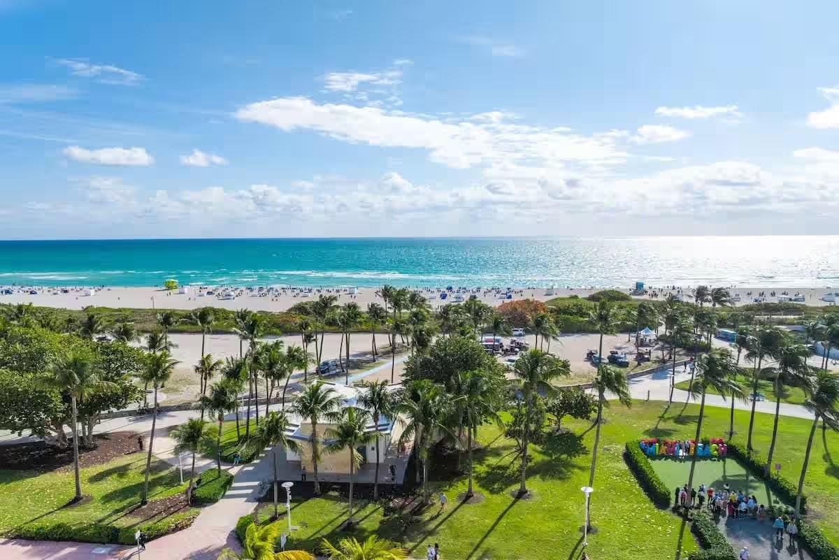BARBIZON BEACH CLUB - Residential