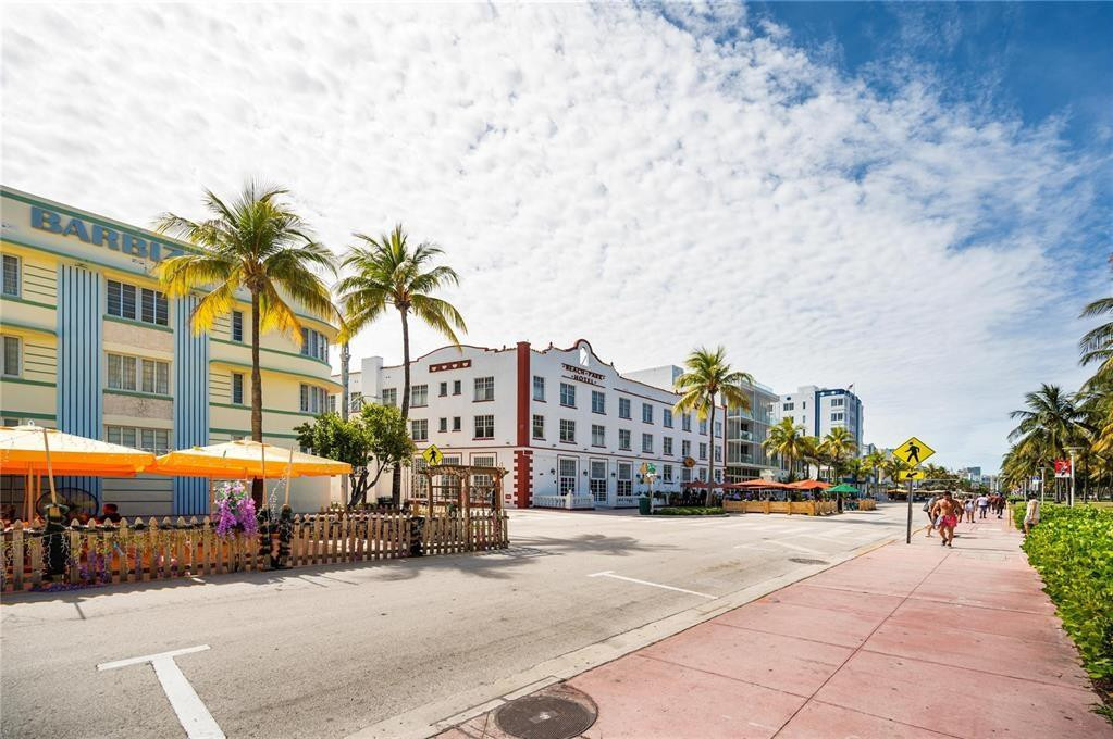 BARBIZON BEACH CLUB - Residential