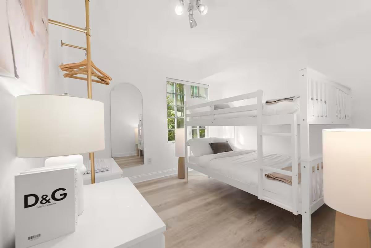 BARBIZON BEACH CLUB - Residential