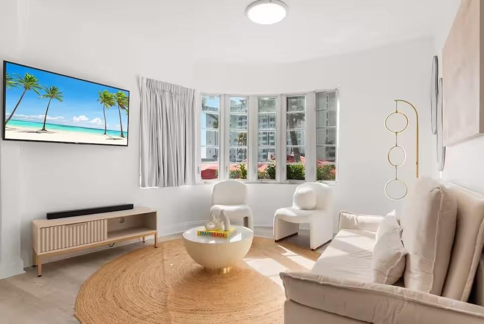 BARBIZON BEACH CLUB - Residential