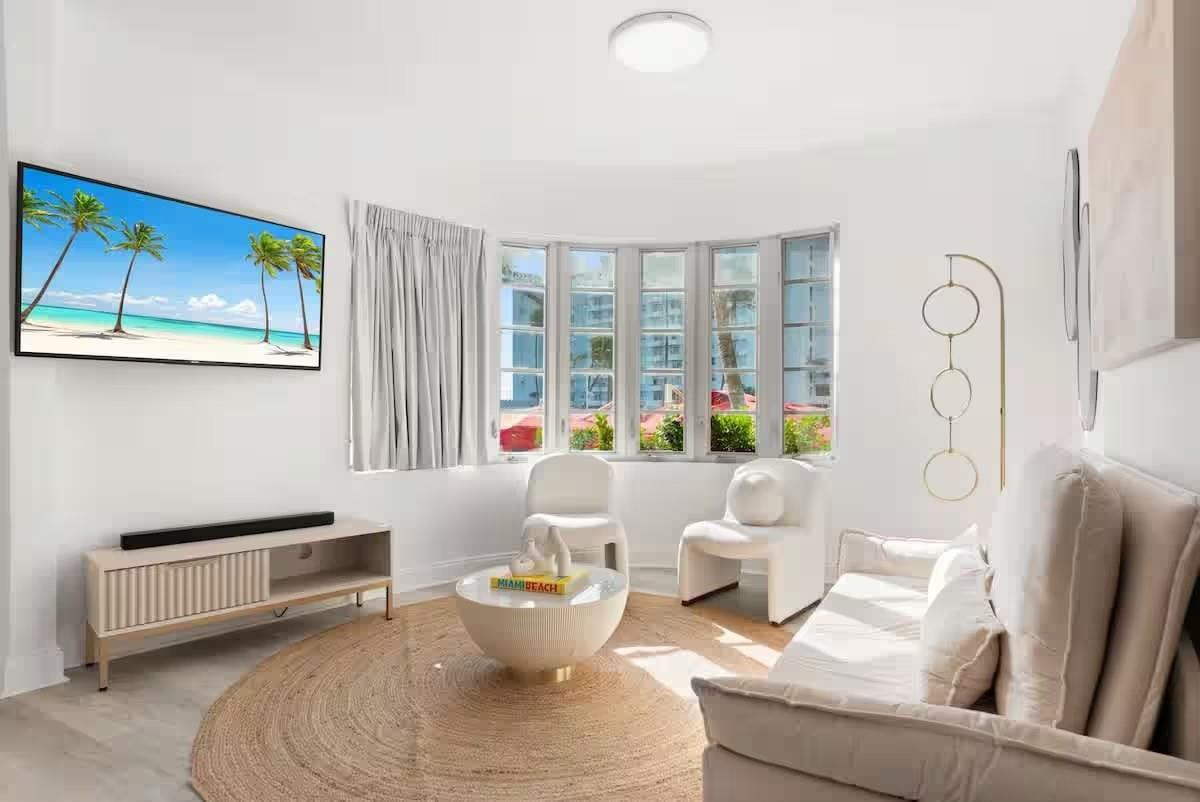 BARBIZON BEACH CLUB - Residential