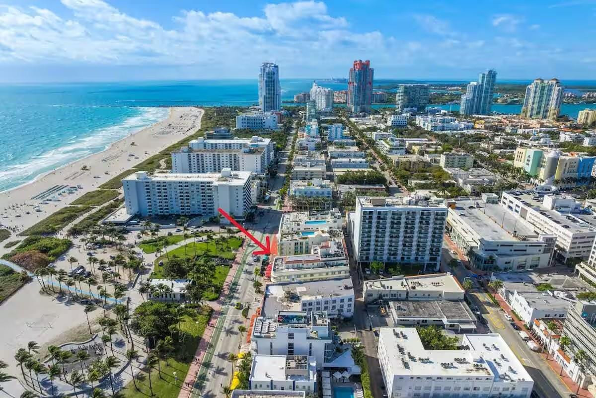 BARBIZON BEACH CLUB - Residential