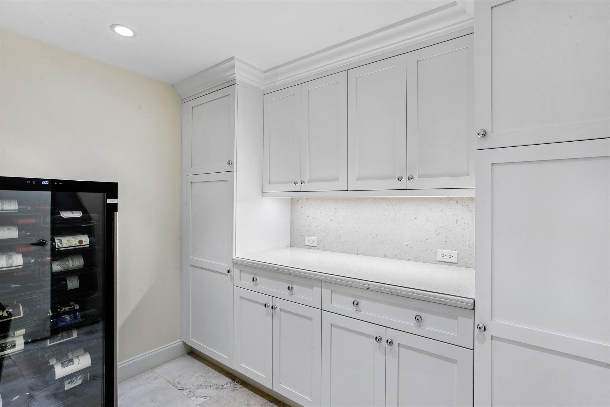 THREE THIRTY OCEAN CONDO - Residential