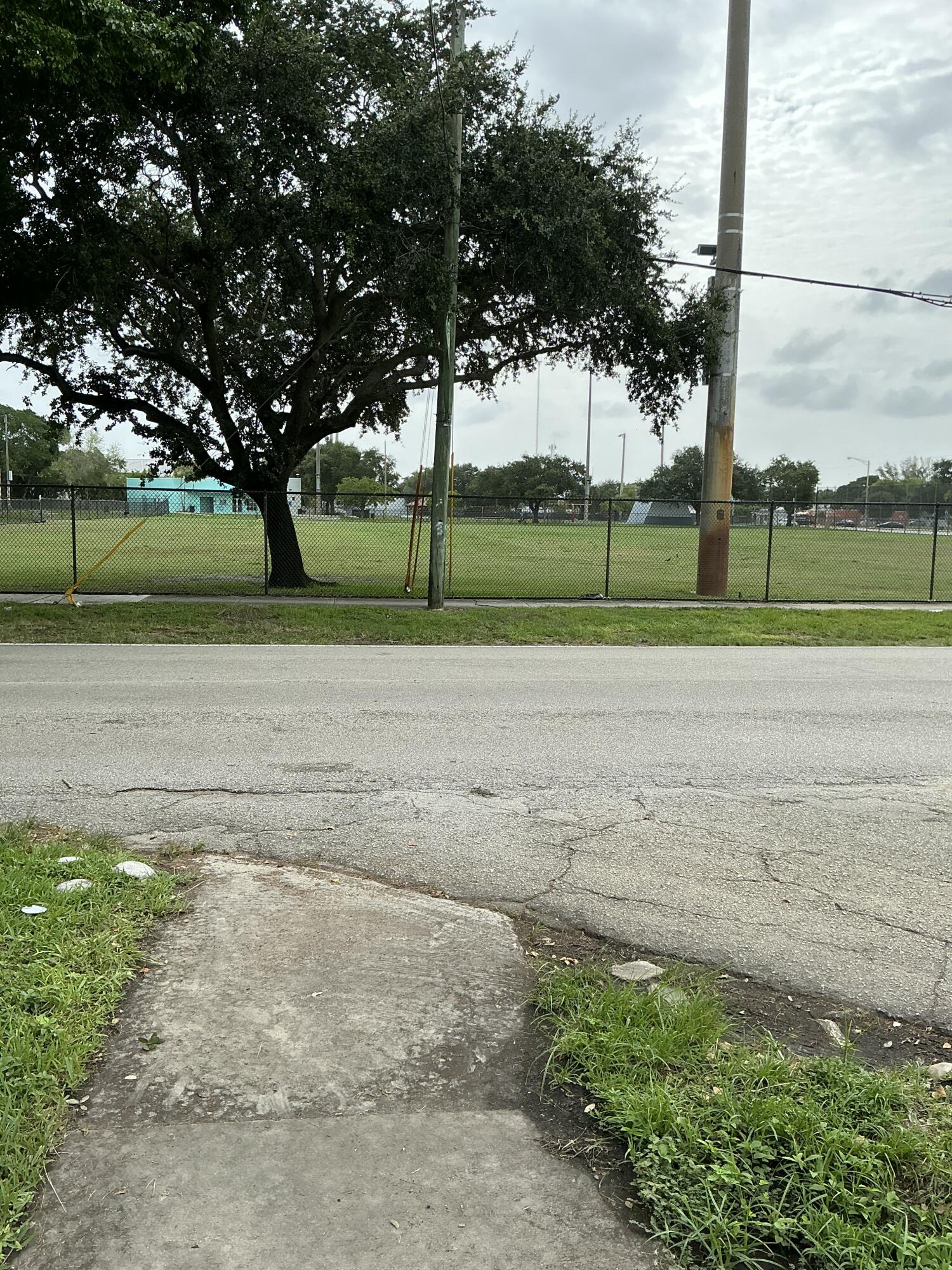 WASHINGTON PARK HALLANDALE ADD - Residential