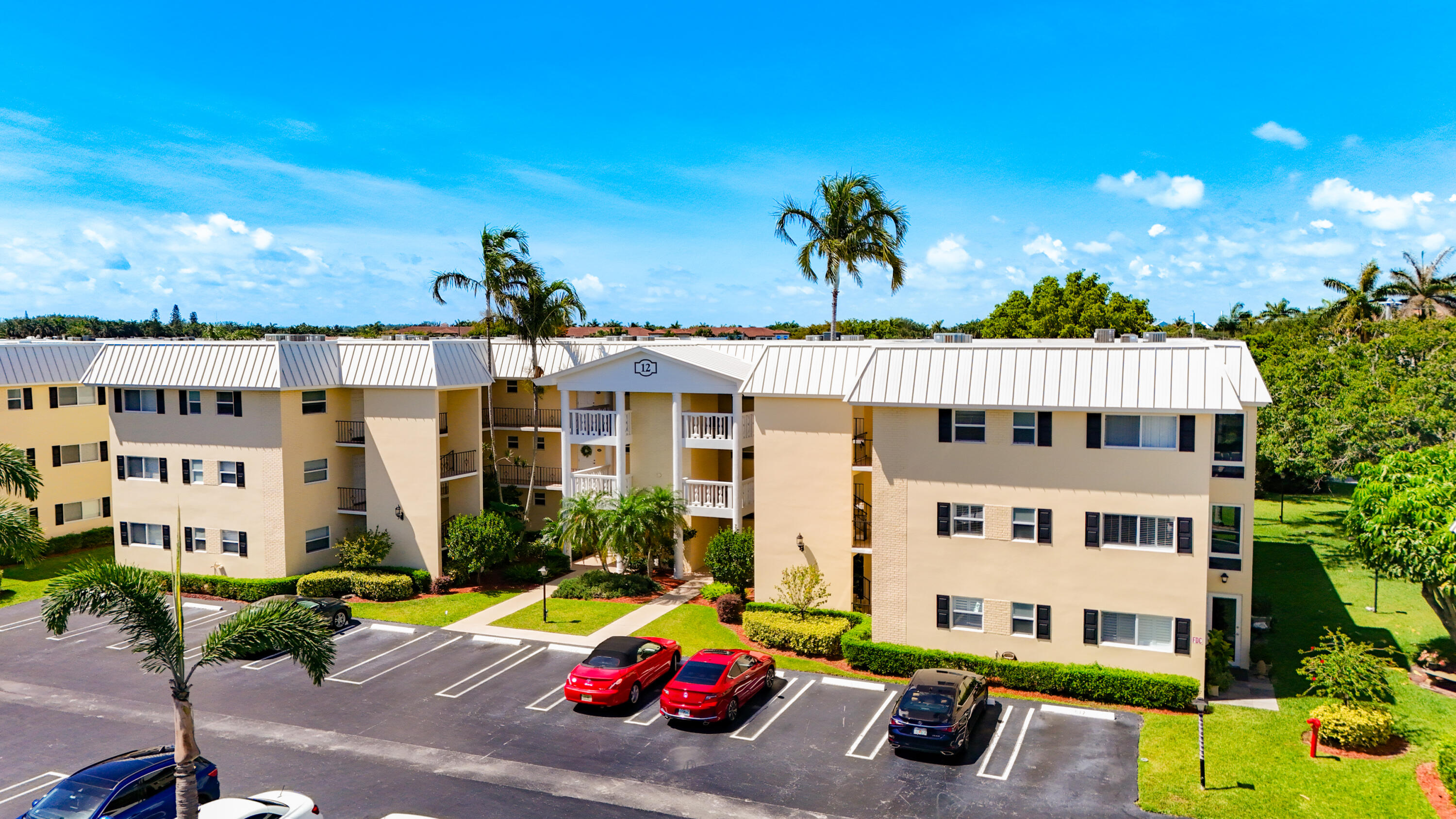 COLONIAL CLUB CONDO SEC 2 - Residential