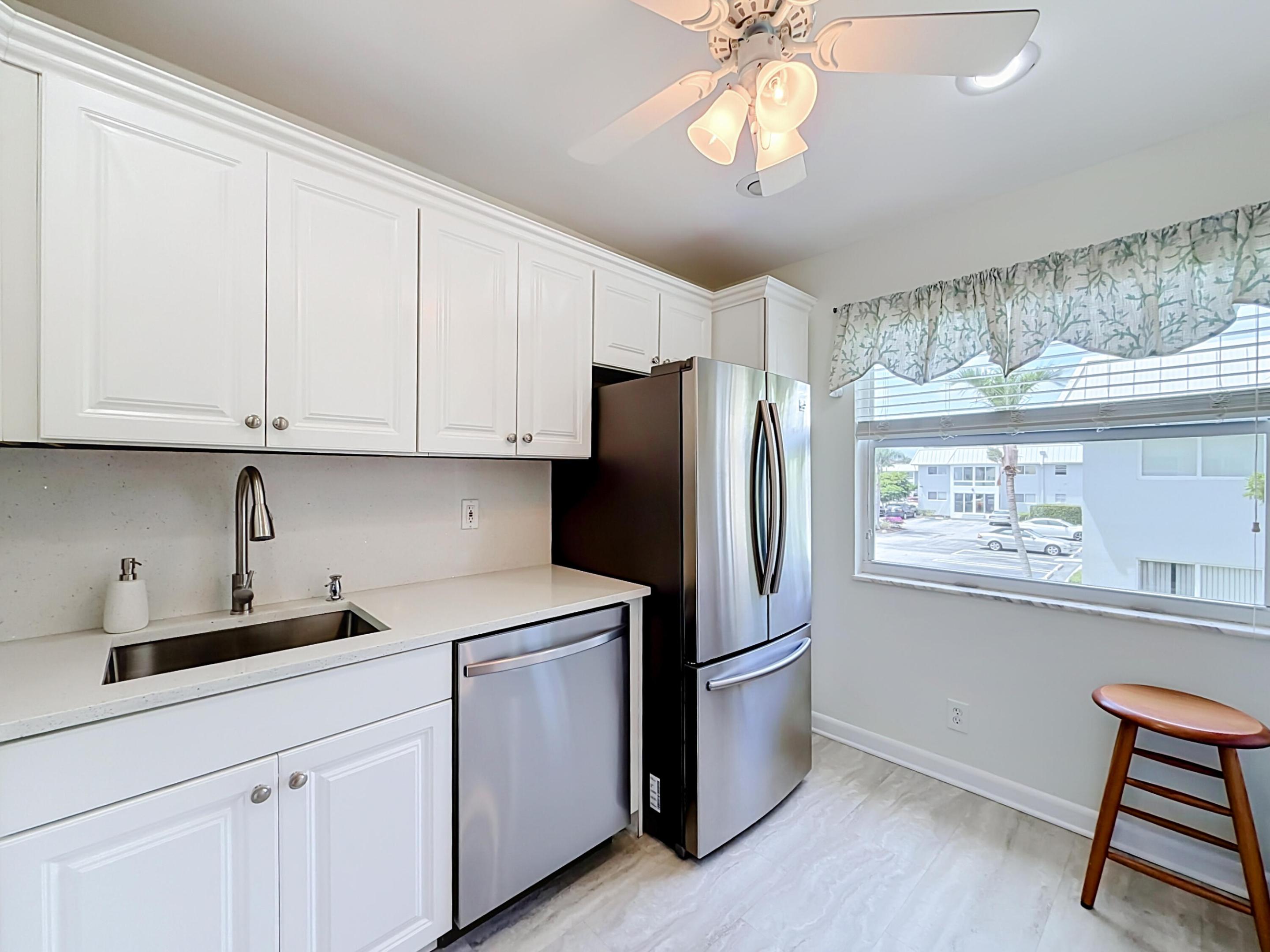 COLONIAL CLUB CONDO SEC 2 - Residential