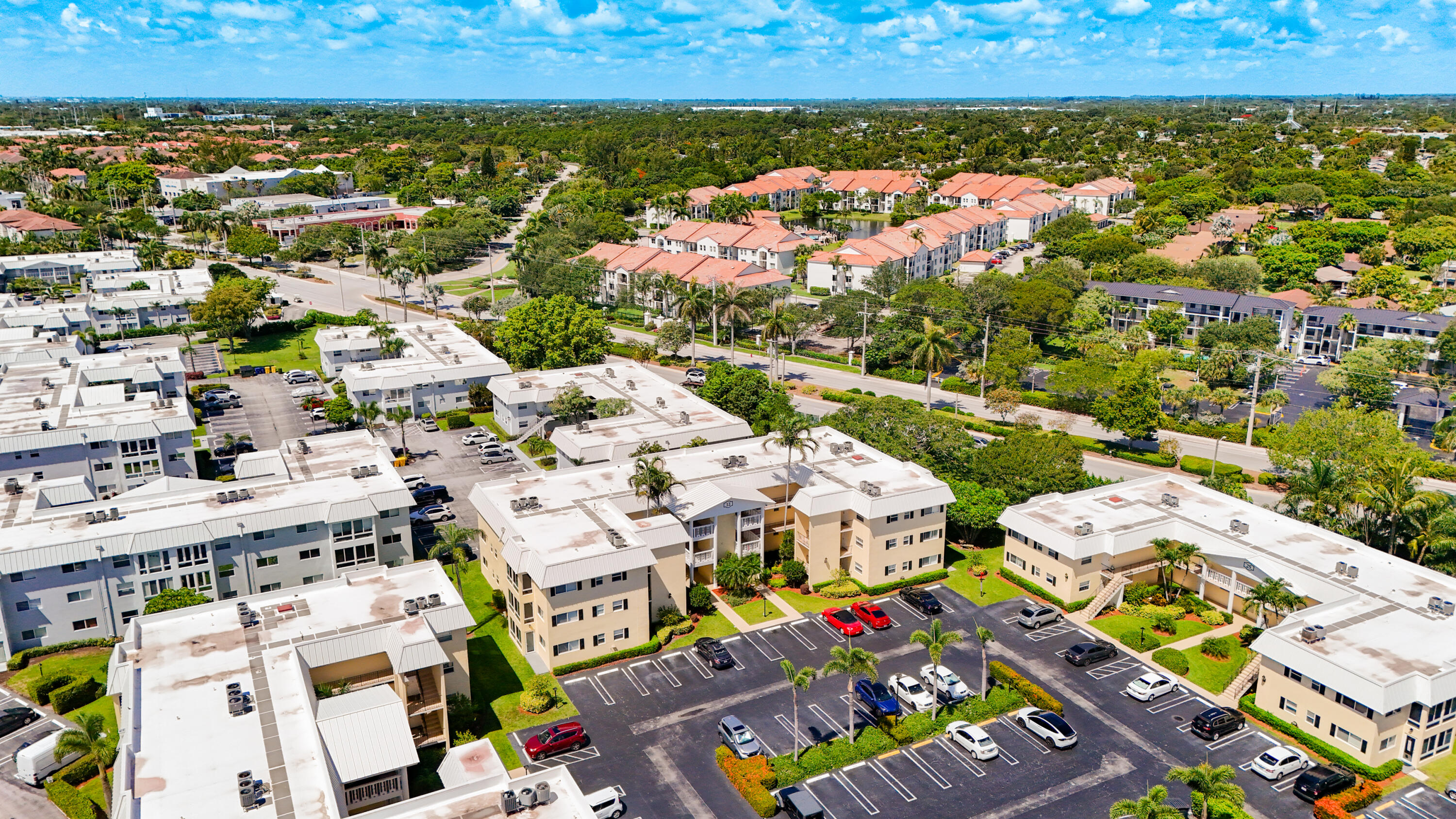 COLONIAL CLUB CONDO SEC 2 - Residential