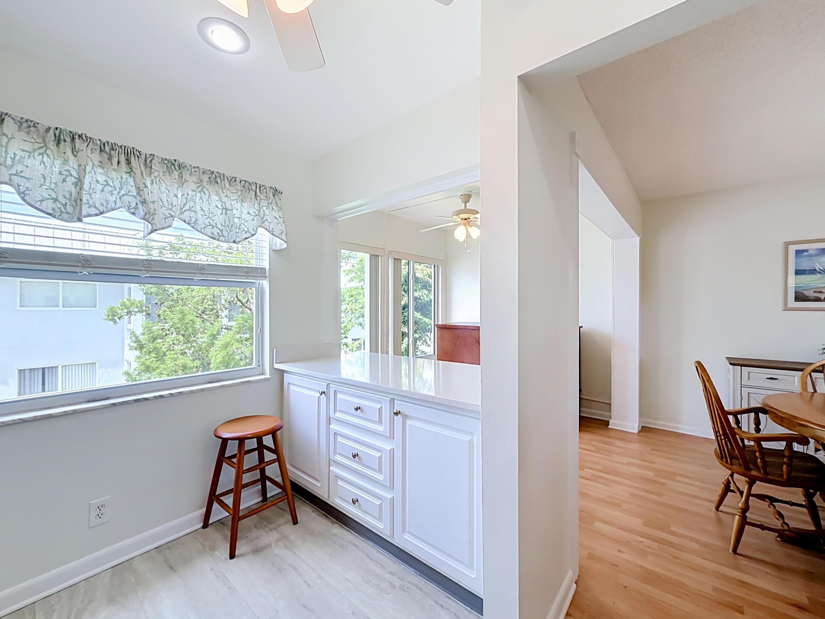 COLONIAL CLUB CONDO SEC 2 - Residential
