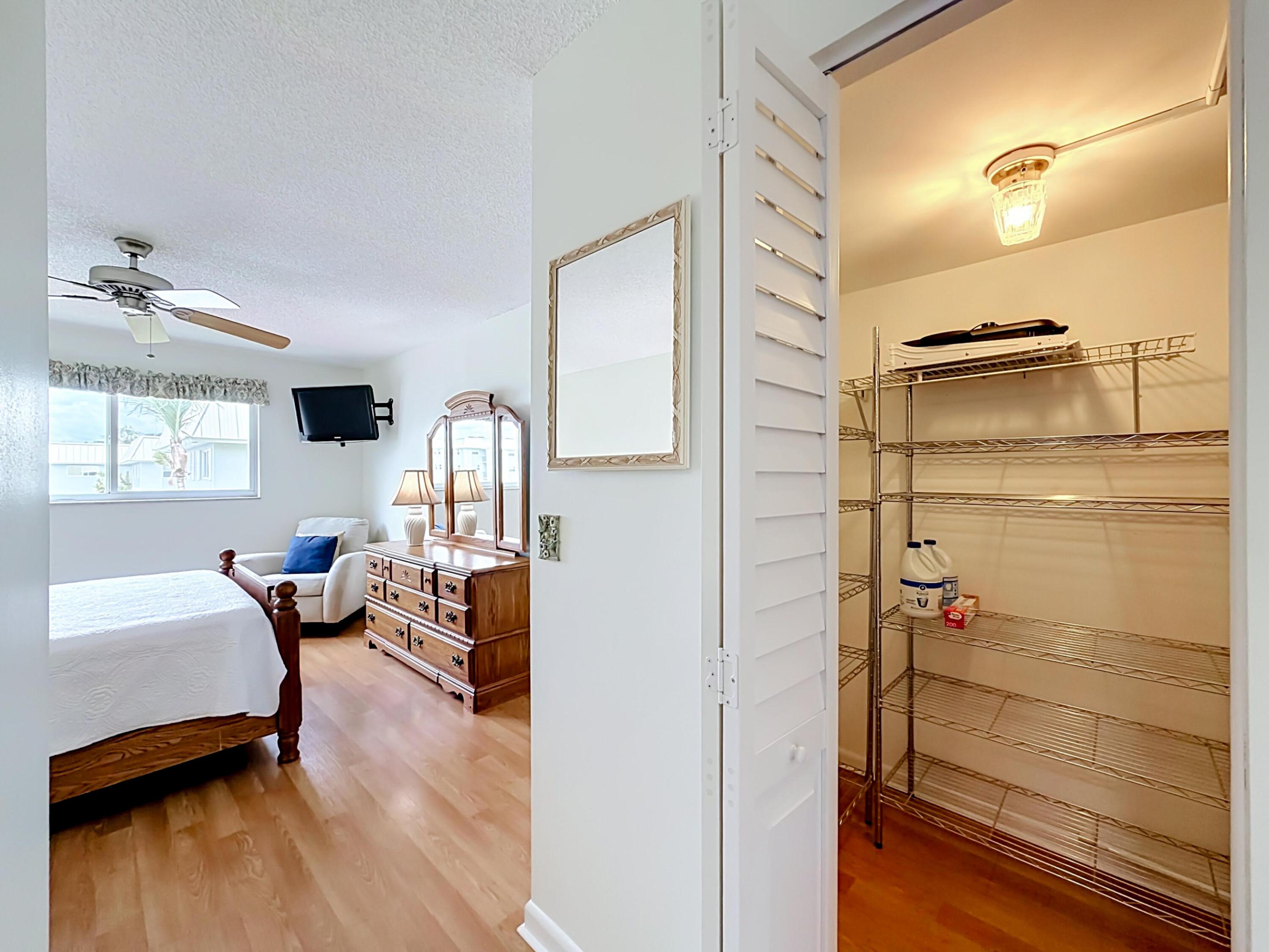 COLONIAL CLUB CONDO SEC 2 - Residential