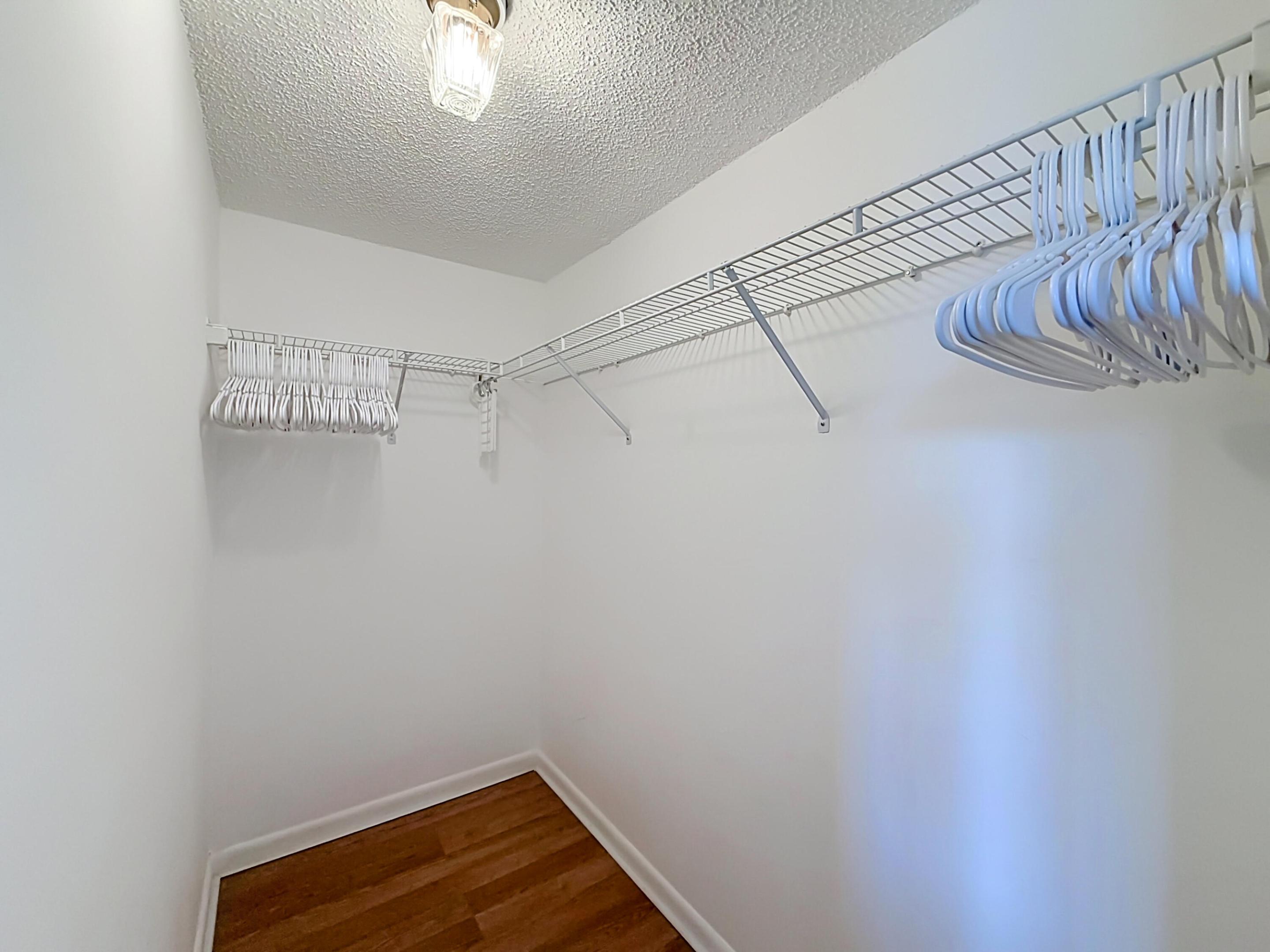 COLONIAL CLUB CONDO SEC 2 - Residential