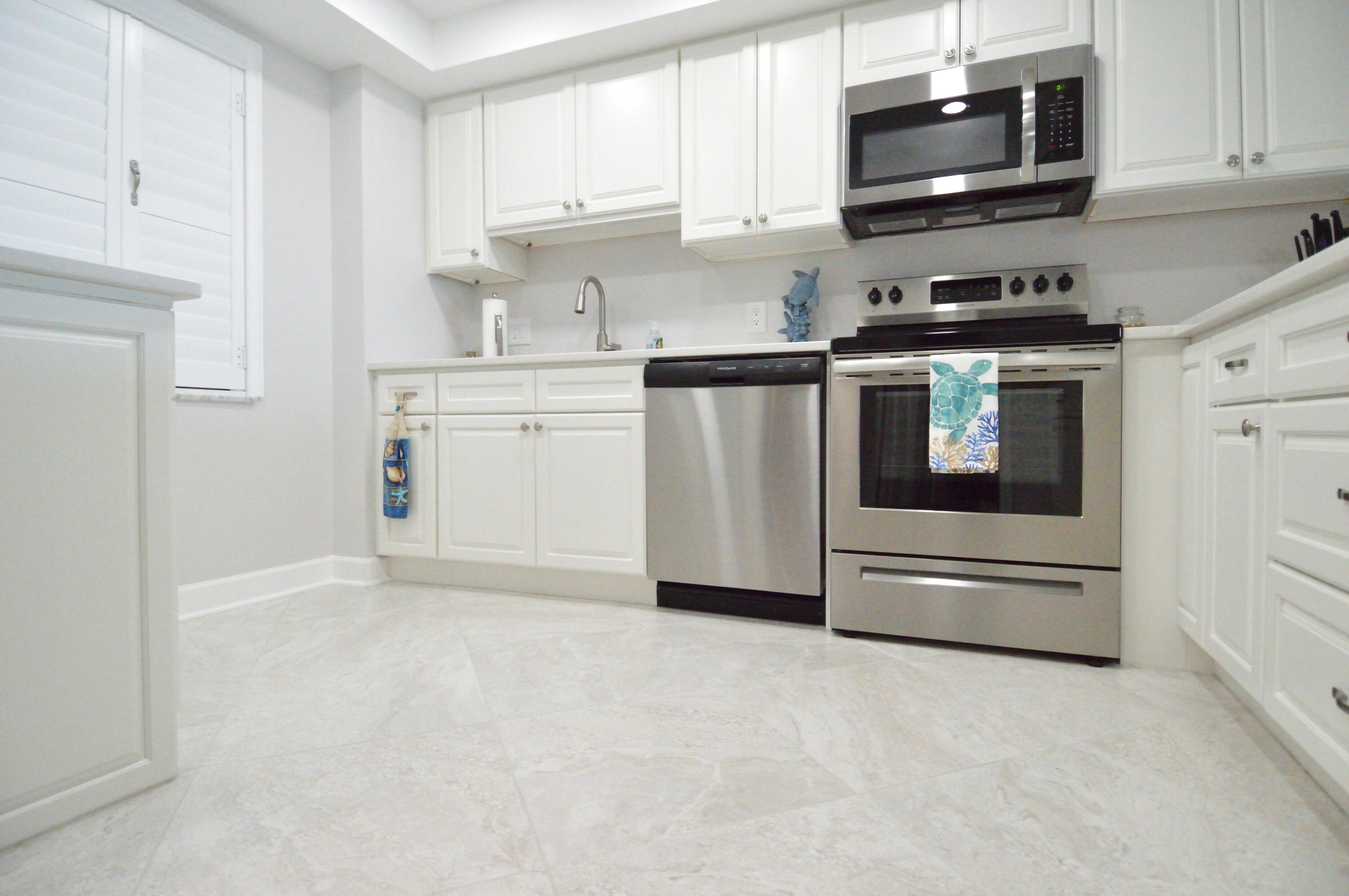 TARPON BAY YACHT CLUB CONDOMINIUM H - Residential