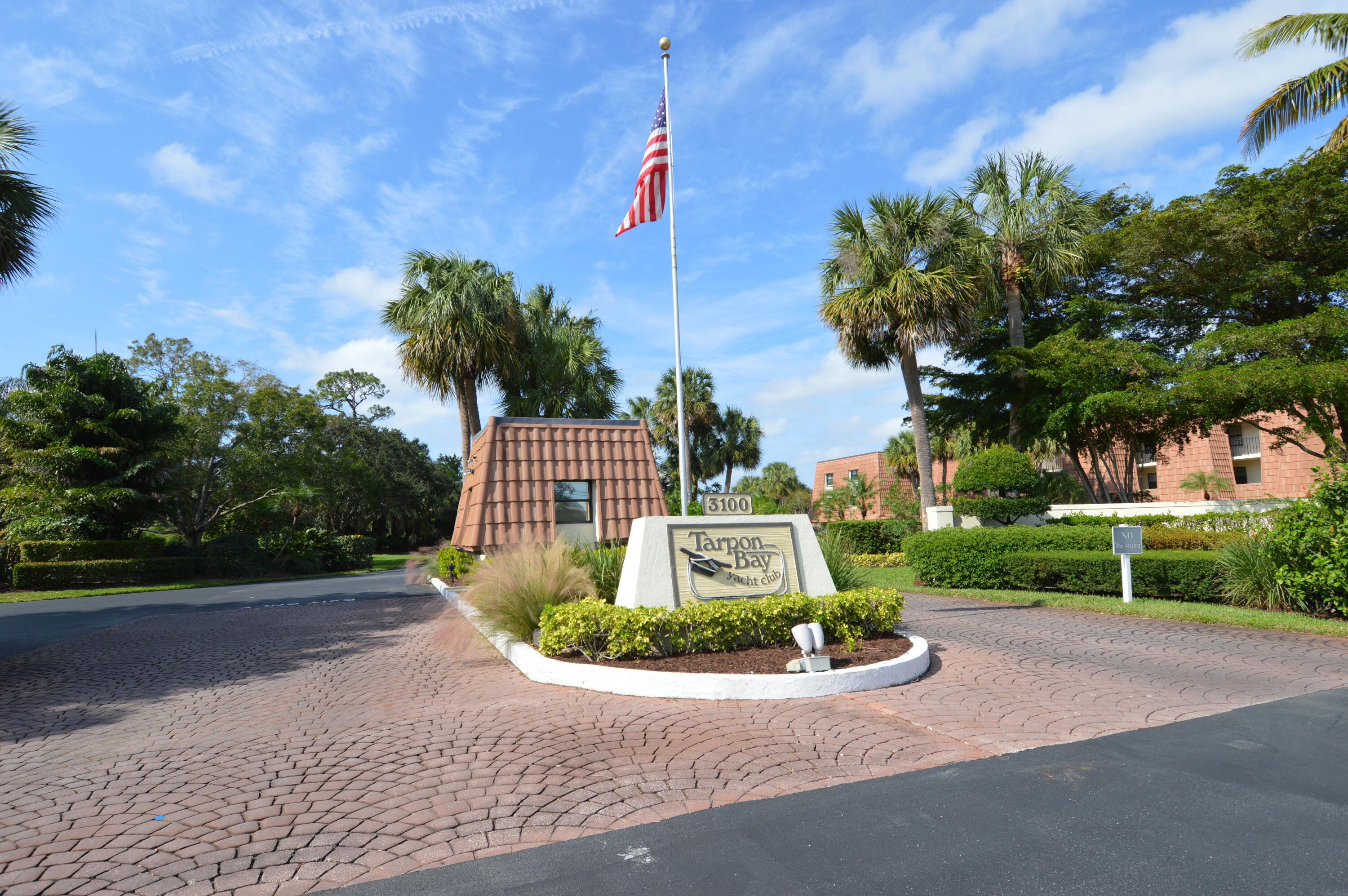 TARPON BAY YACHT CLUB CONDOMINIUM H - Residential