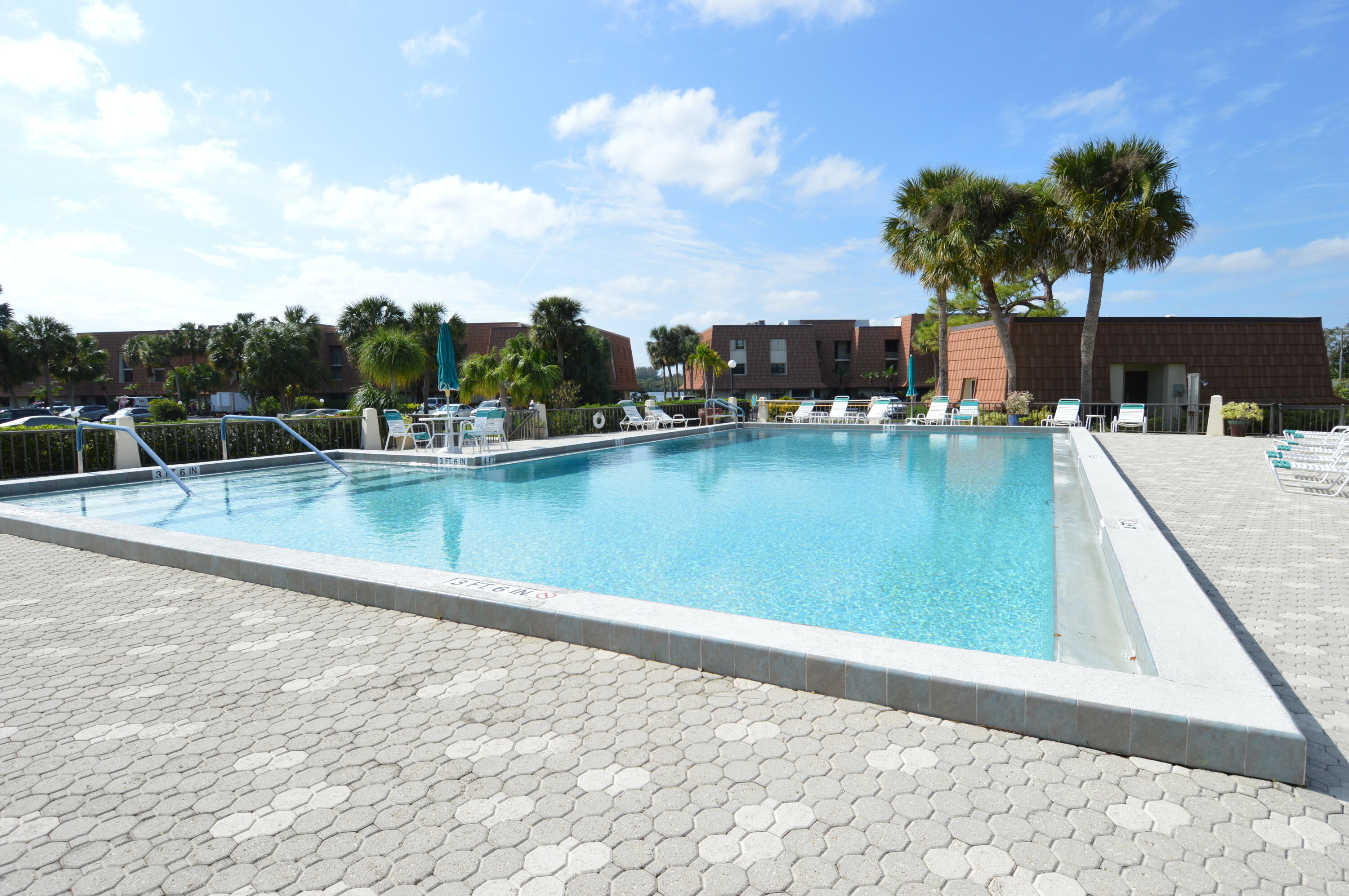 TARPON BAY YACHT CLUB CONDOMINIUM H - Residential