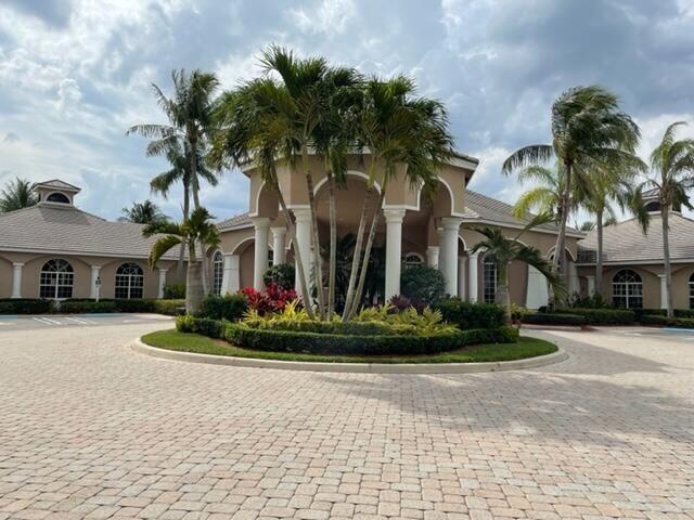 ANDROS ISLE PAR F - Residential