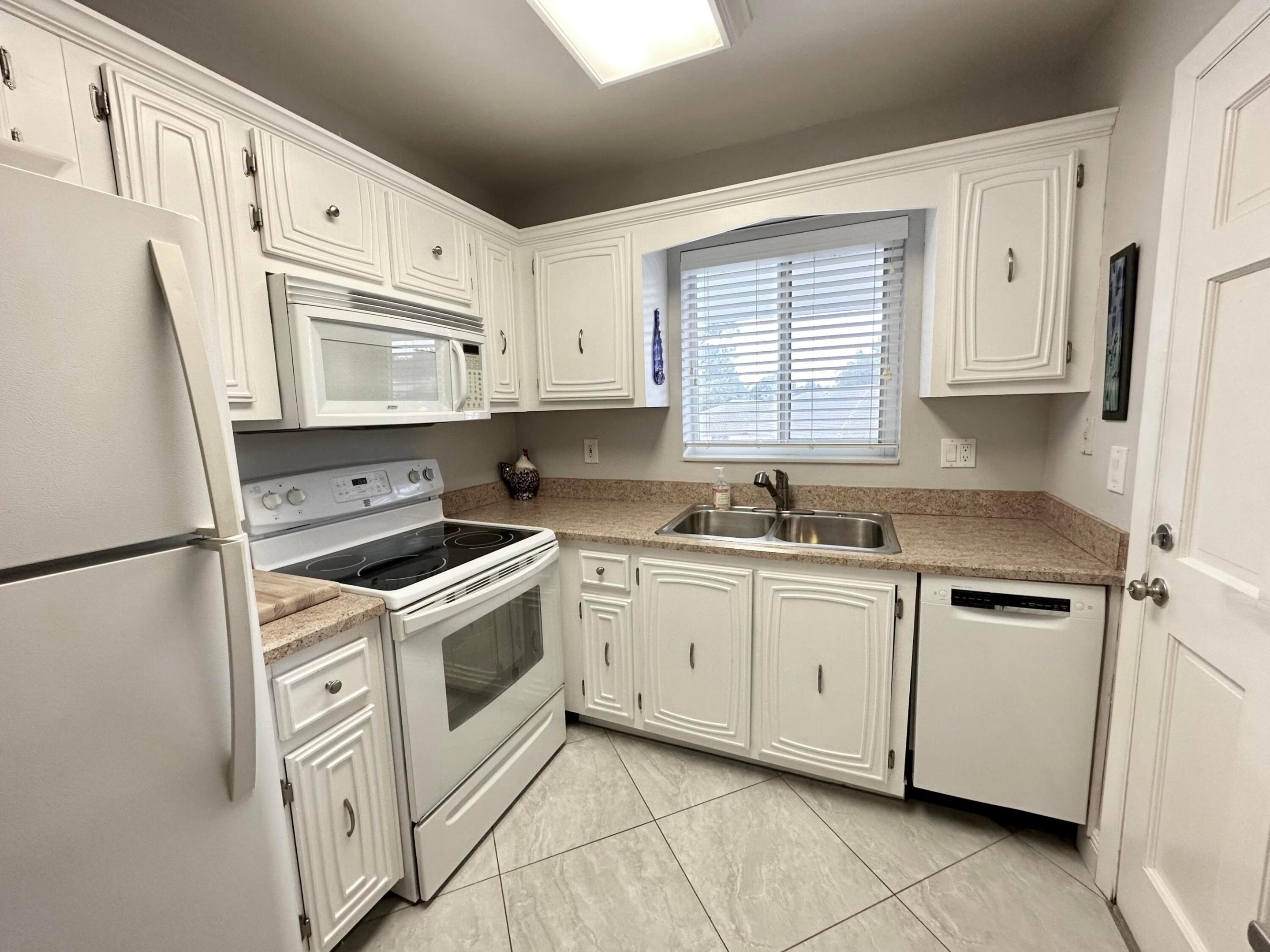 Tequesta Gardens - Residential