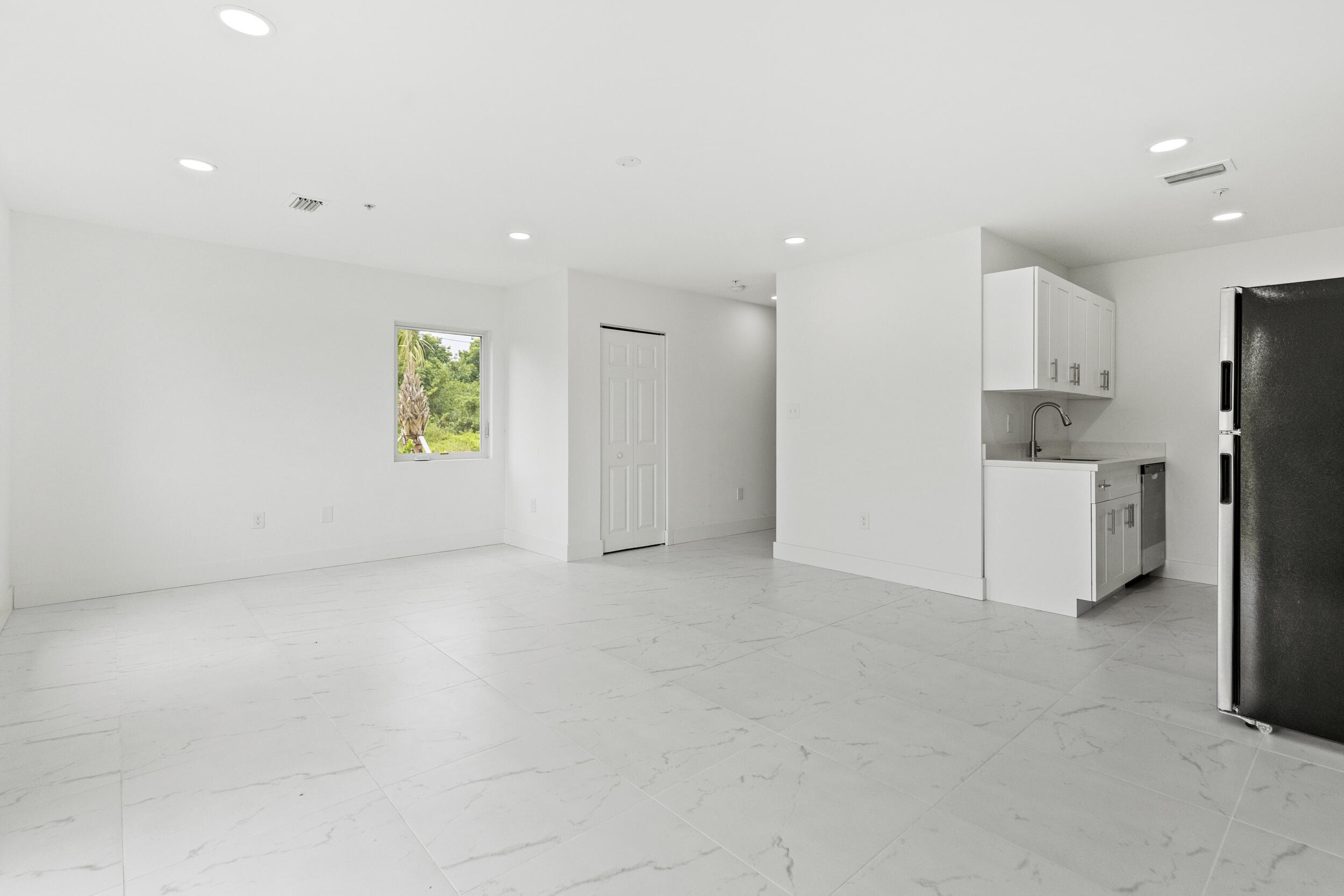 PORT ST LUCIE SECTION 33 - Residential Lease
