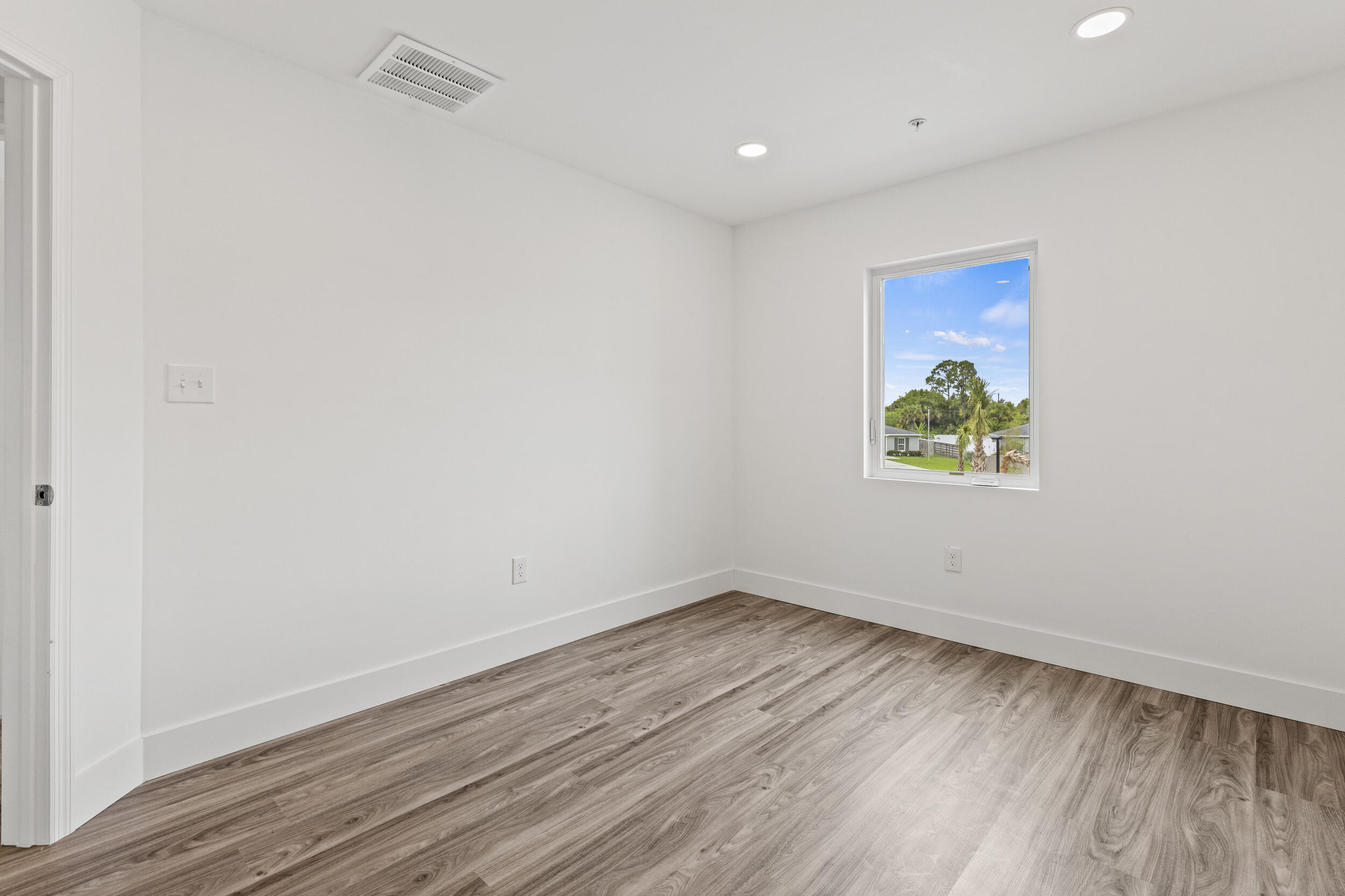 PORT ST LUCIE SECTION 33 - Residential Lease