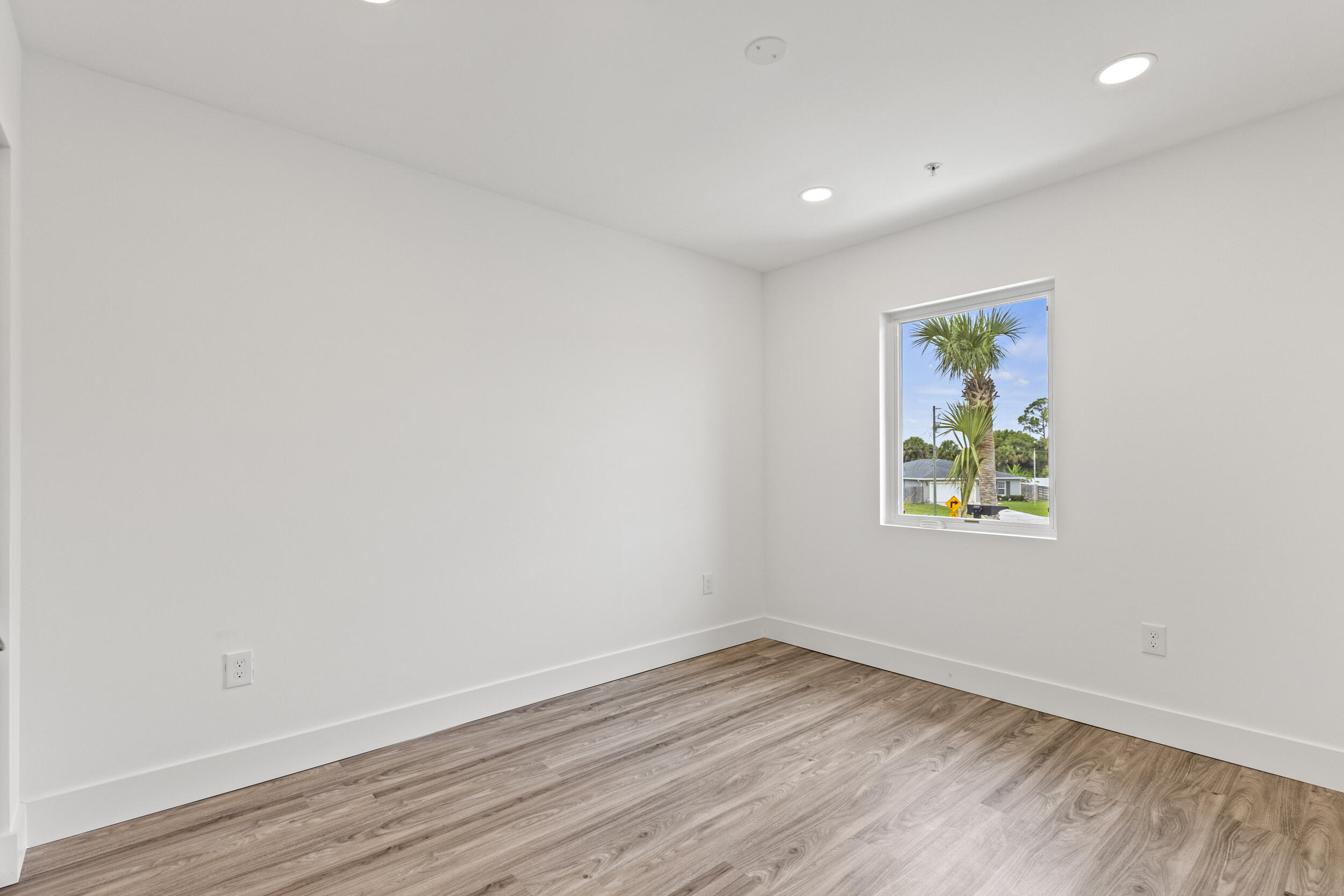 PORT ST LUCIE SECTION 33 - Residential Lease