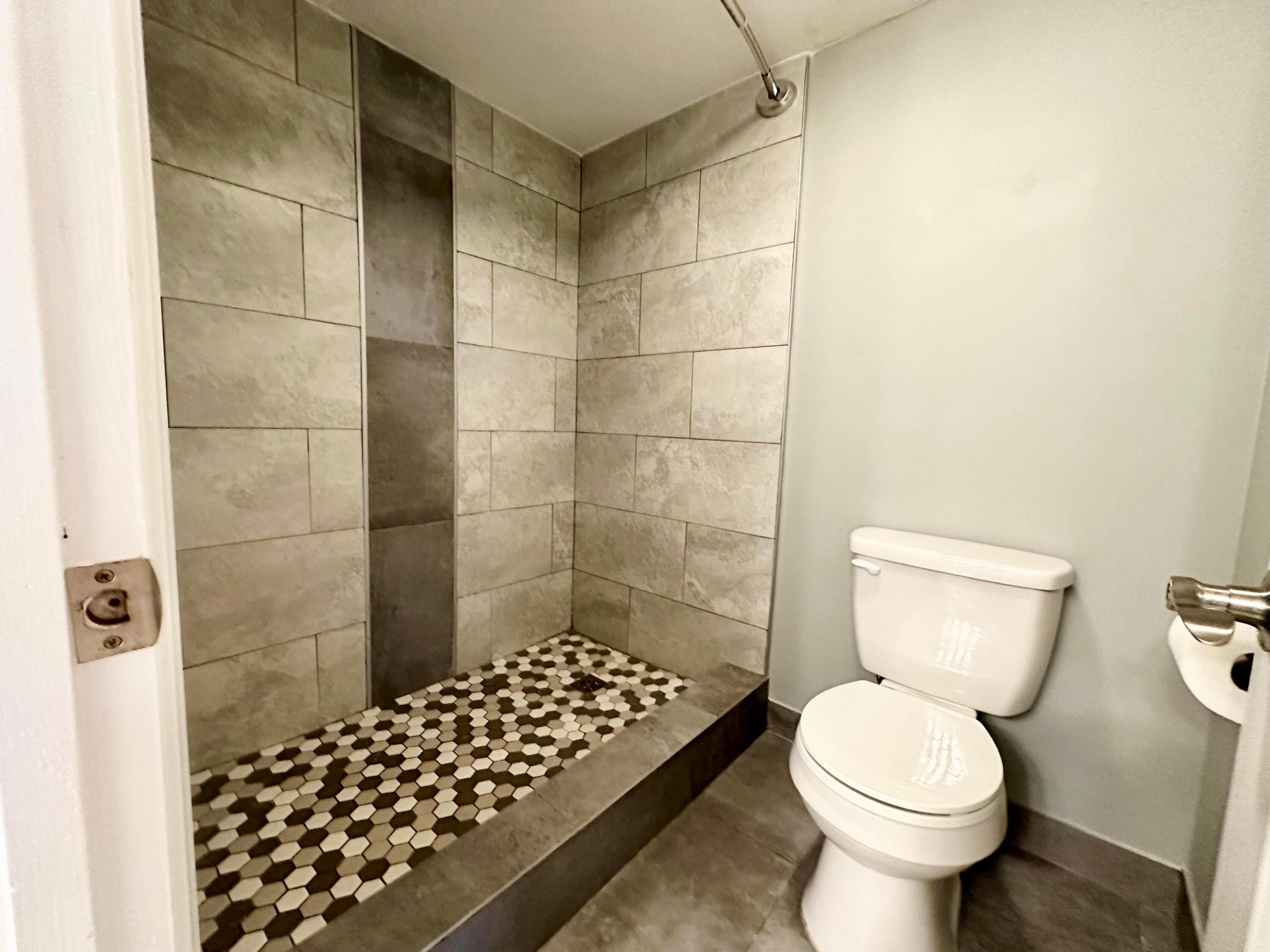 LAKE WINDWOOD CONDO - Residential Lease