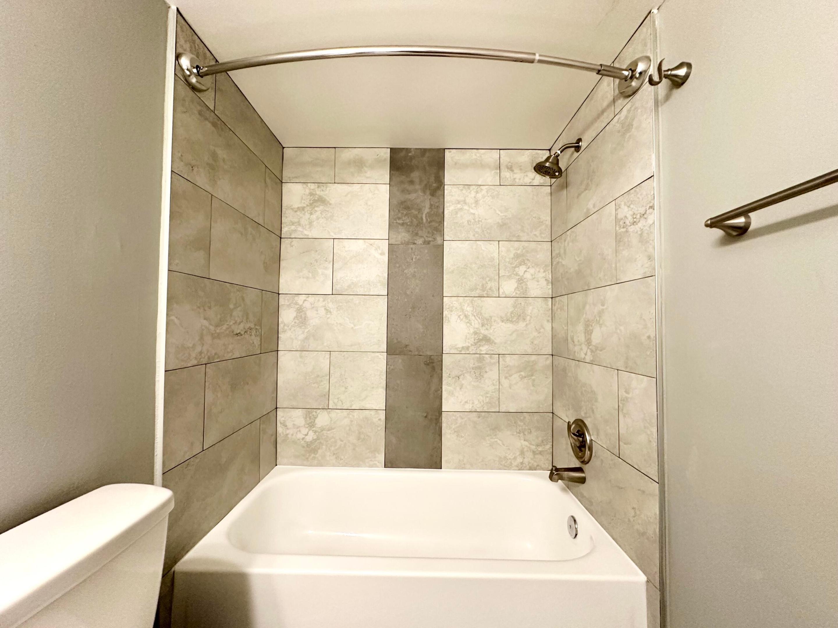 LAKE WINDWOOD CONDO - Residential Lease