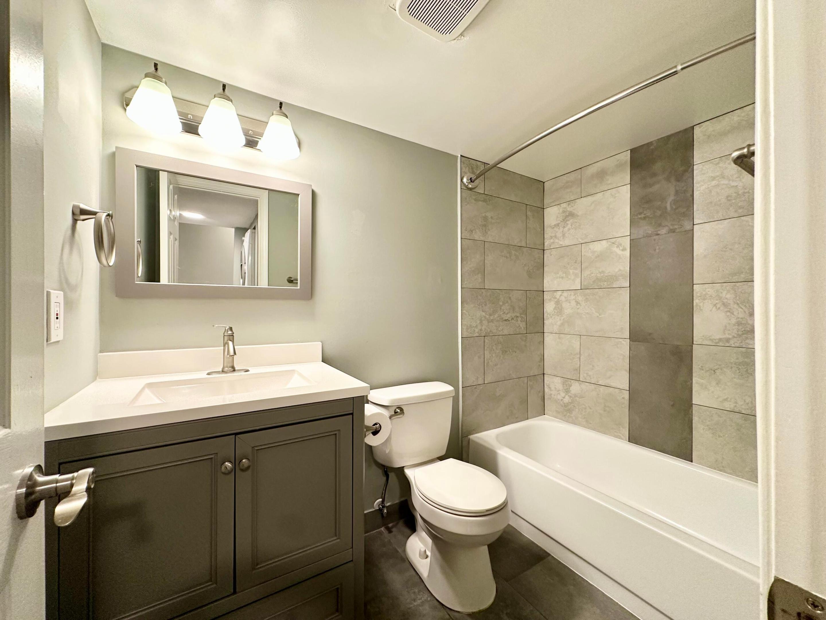 LAKE WINDWOOD CONDO - Residential Lease