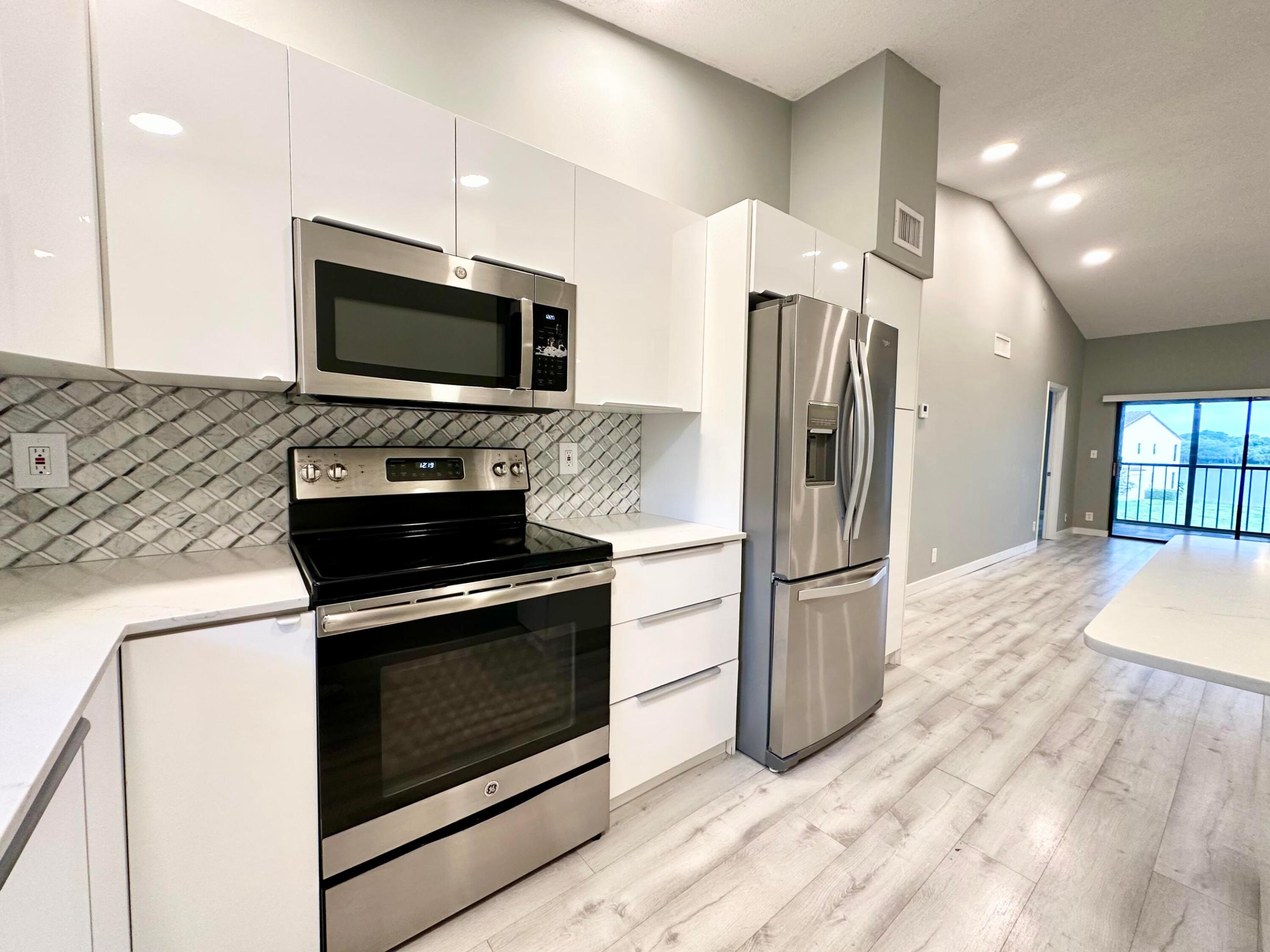 LAKE WINDWOOD CONDO - Residential Lease