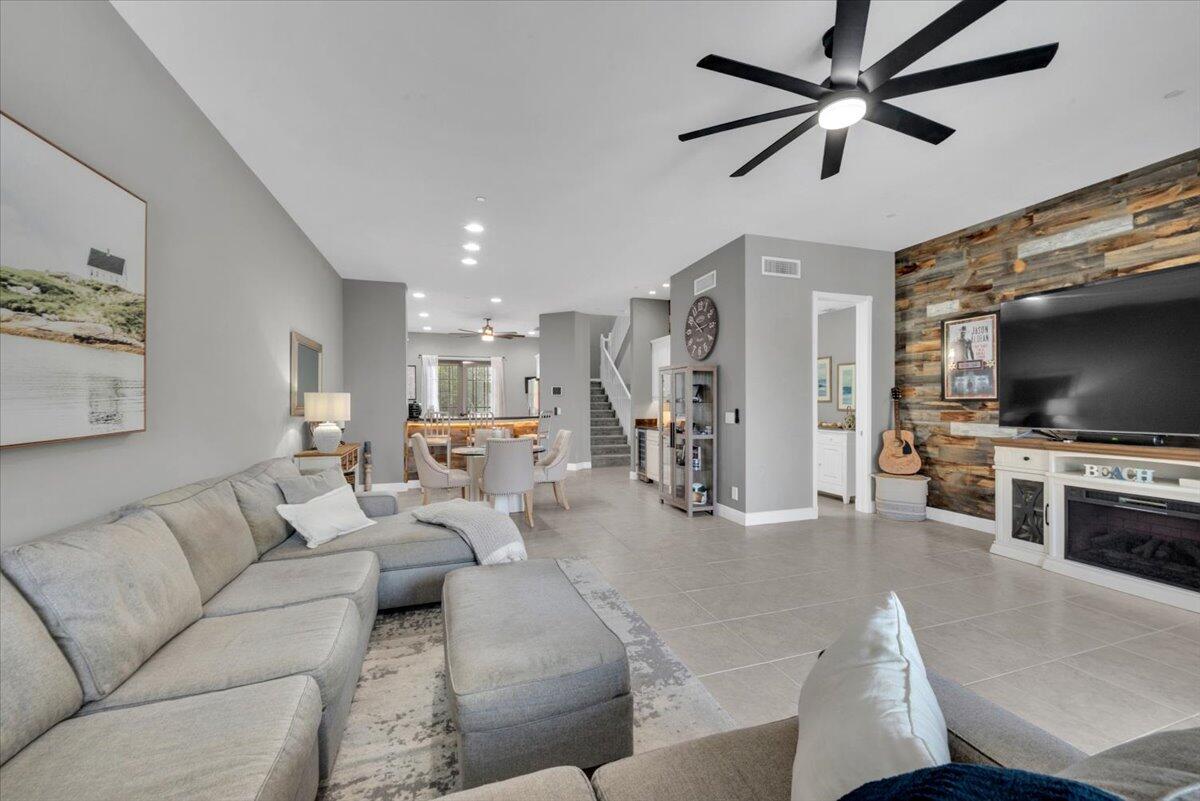 CASA DEL SOL OF TEQUESTA - Residential