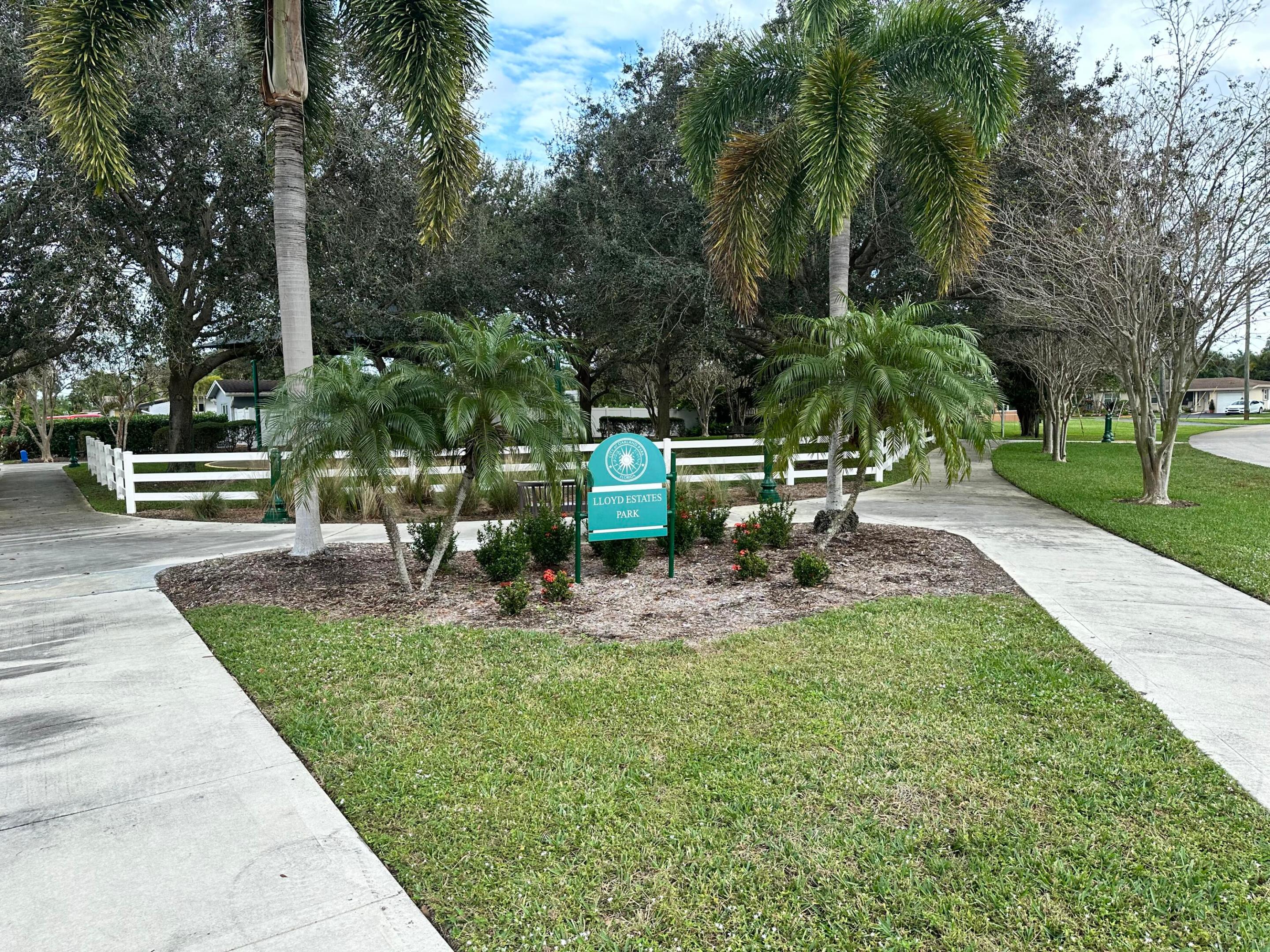 LLOYD ESTATES - Residential Lease