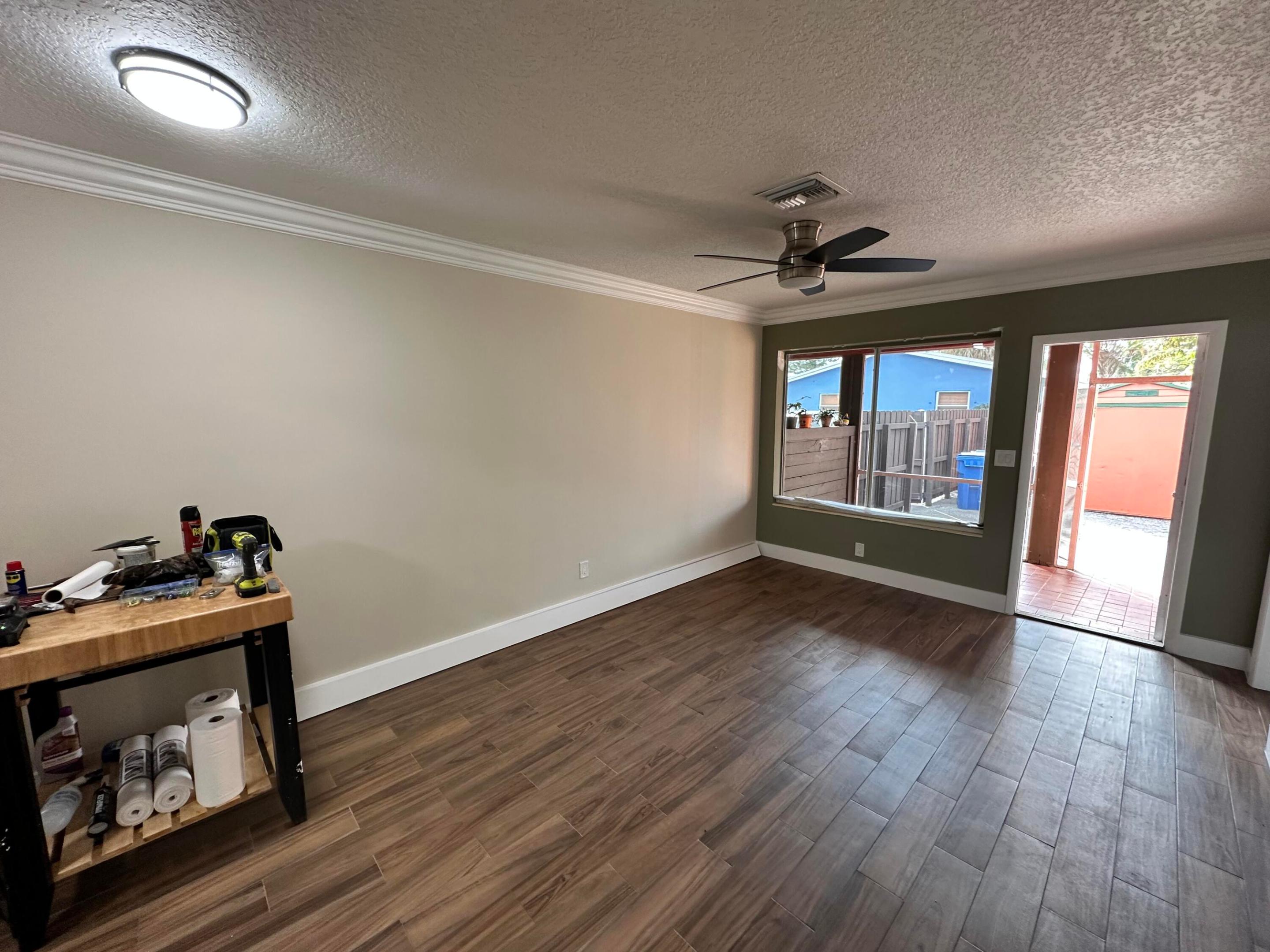 LLOYD ESTATES - Residential Lease