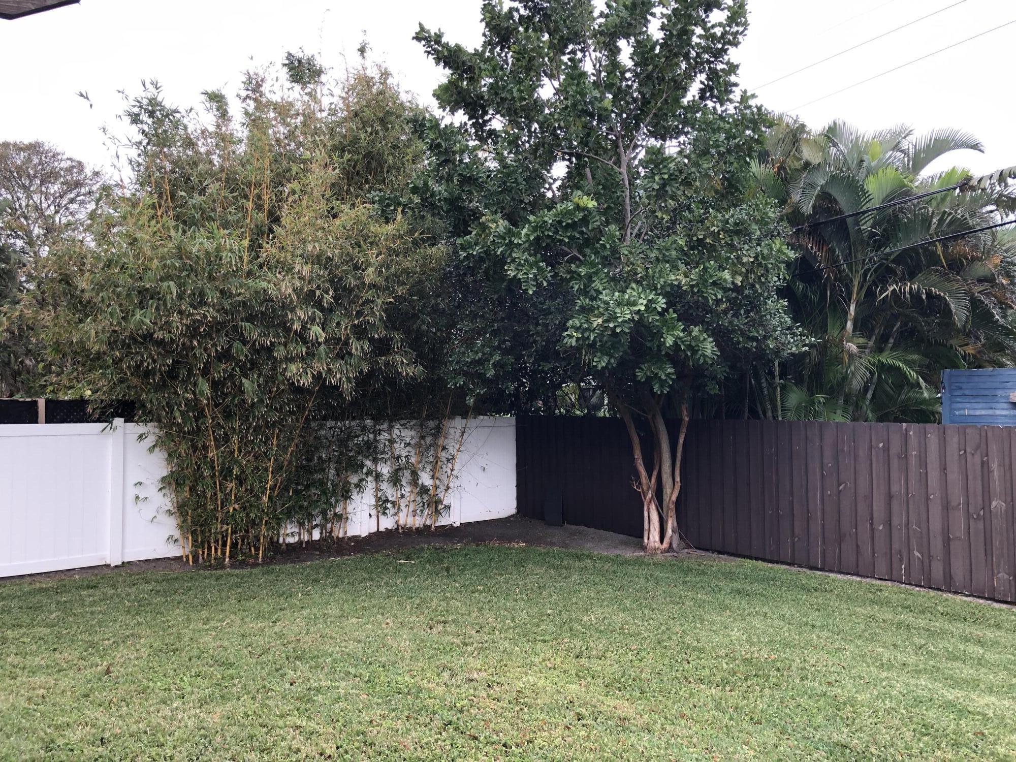 LLOYD ESTATES - Residential Lease
