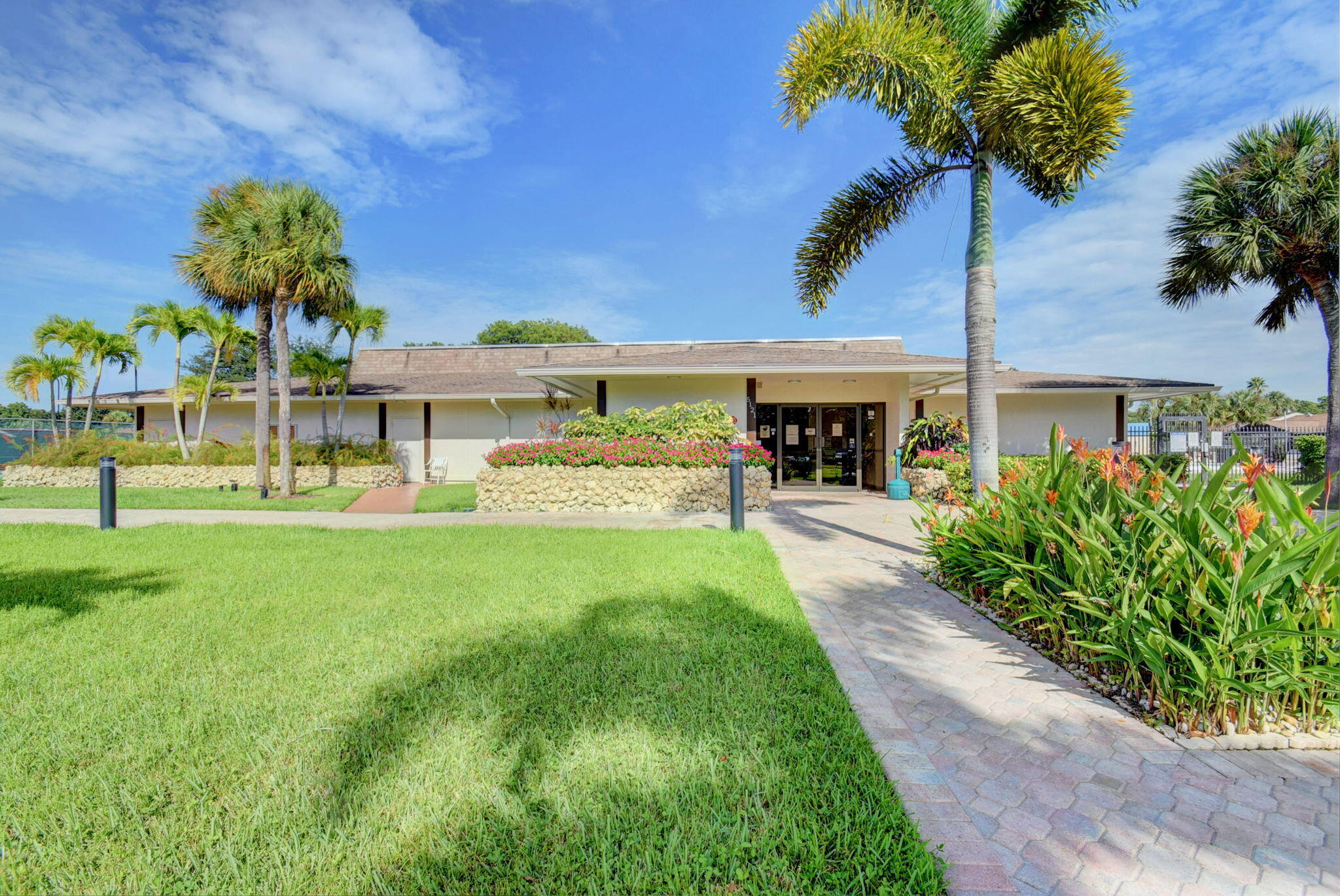 KINGS POINT 4 - Residential
