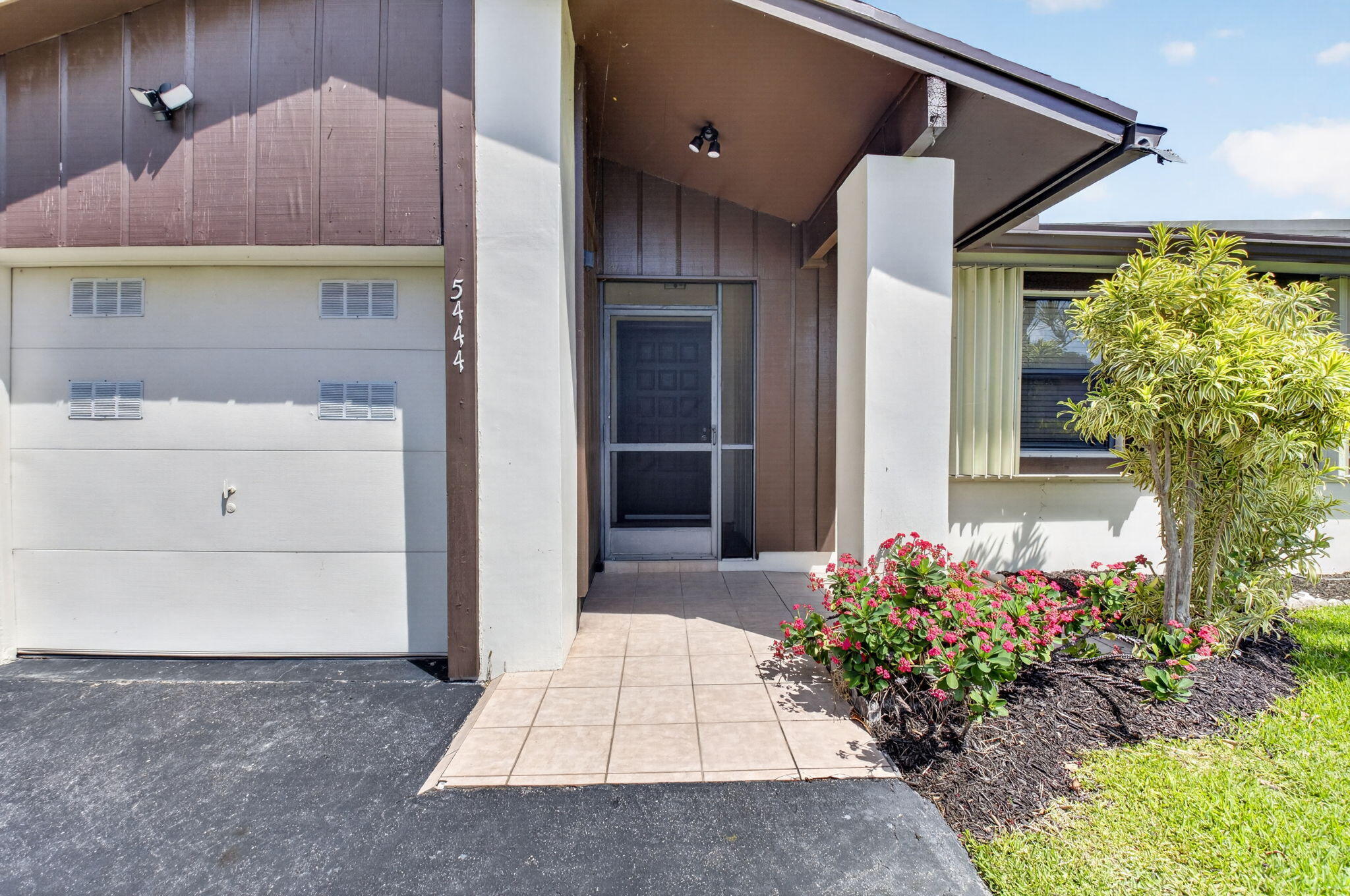 KINGS POINT 4 - Residential