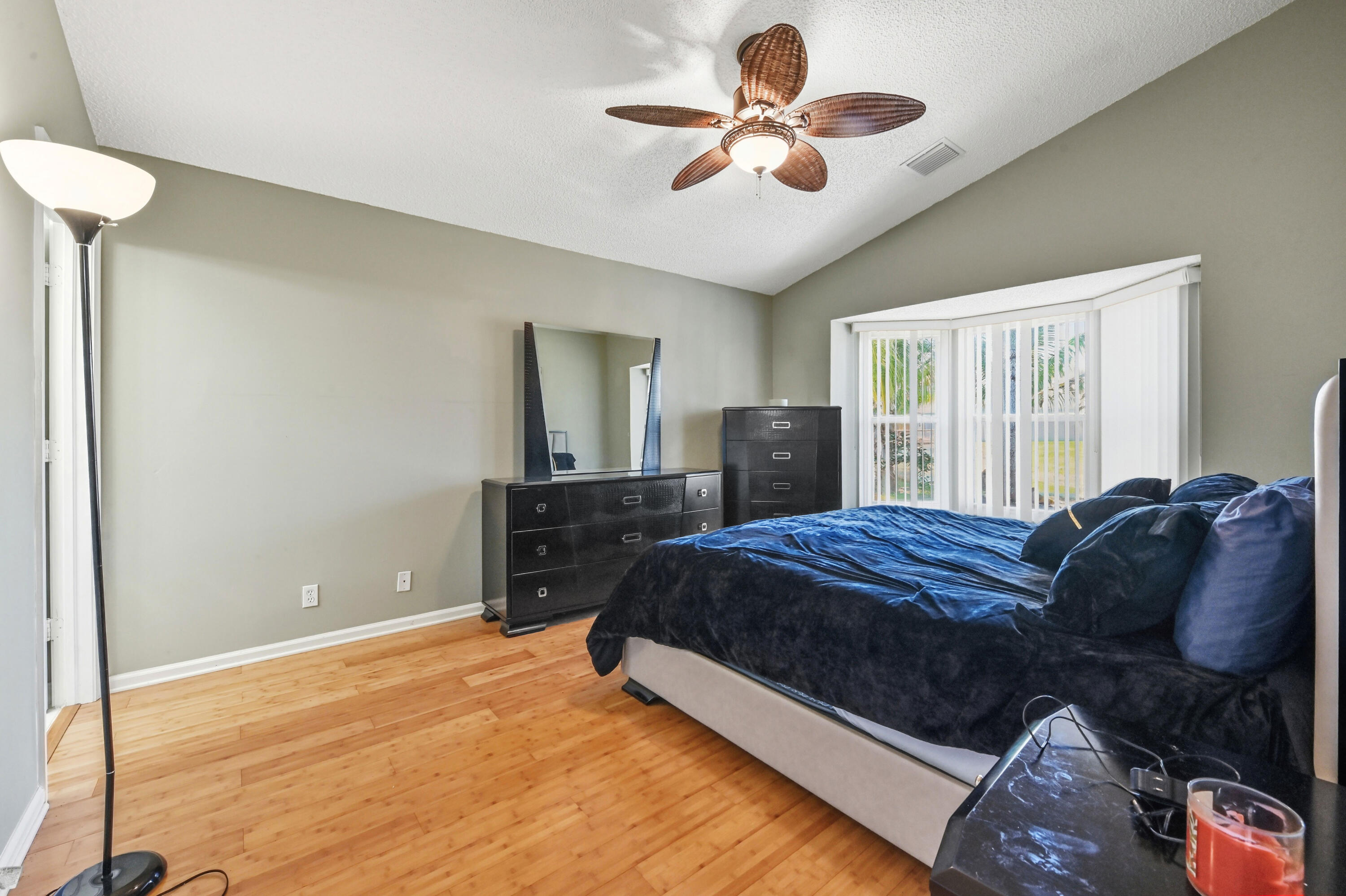 RIVER BRIDGE - Residential Lease