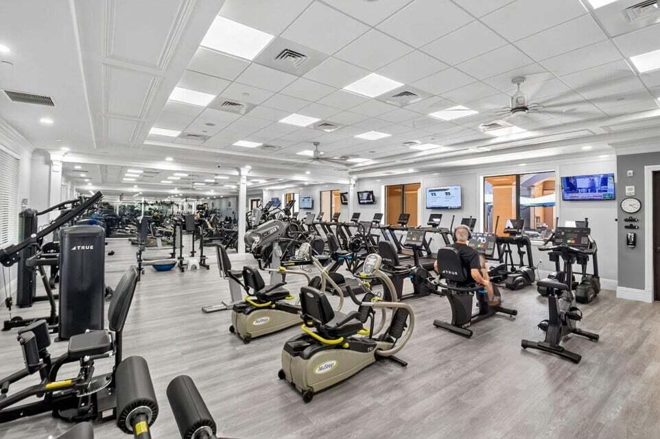 VALENCIA PALMS 2 - Residential