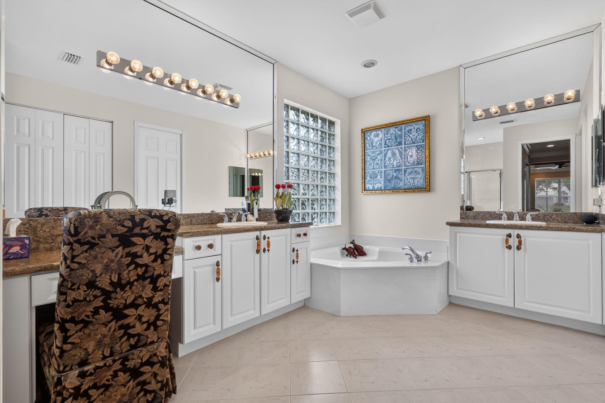 VALENCIA PALMS 2 - Residential