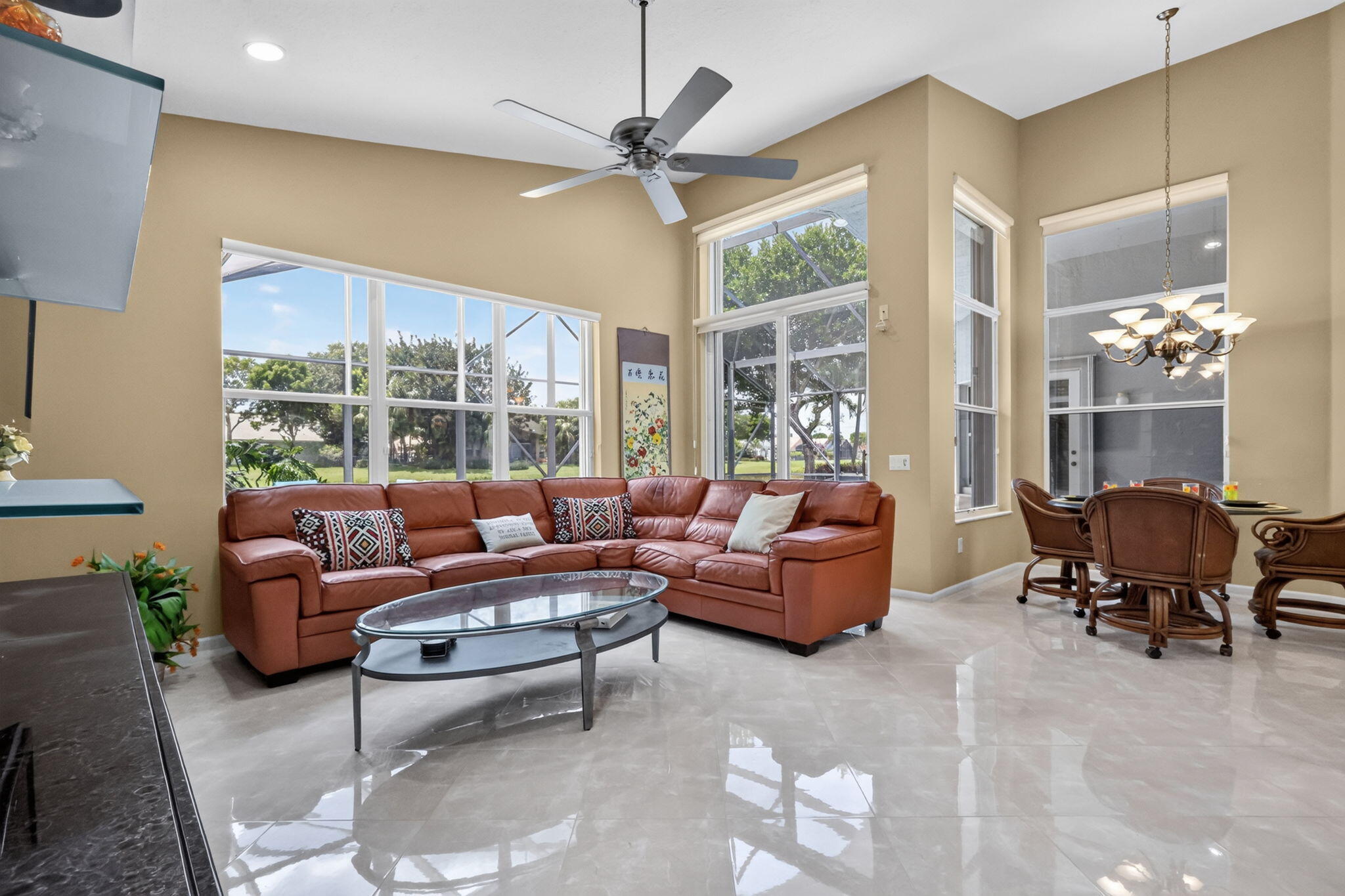 VALENCIA PALMS 2 - Residential