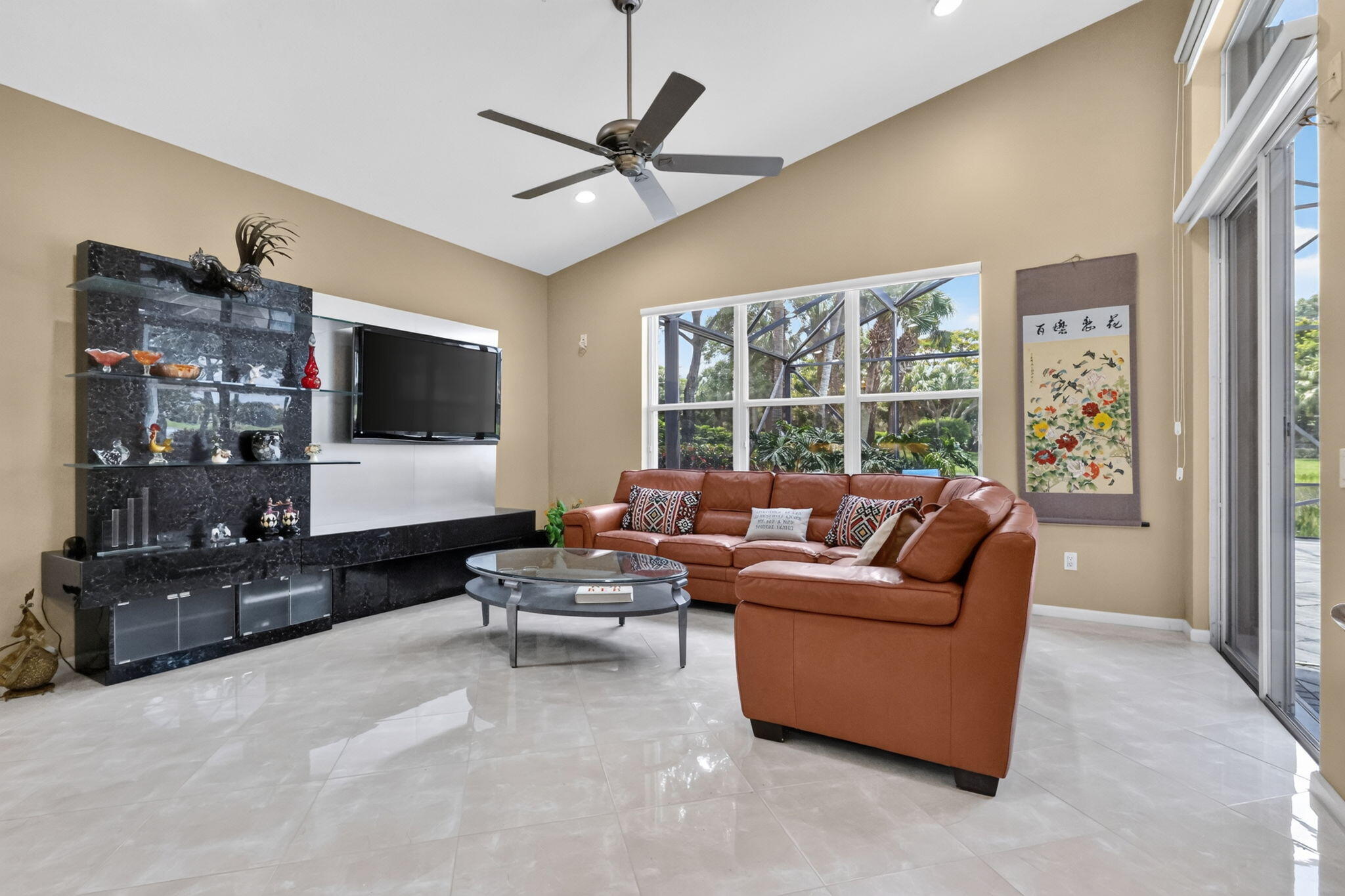 VALENCIA PALMS 2 - Residential