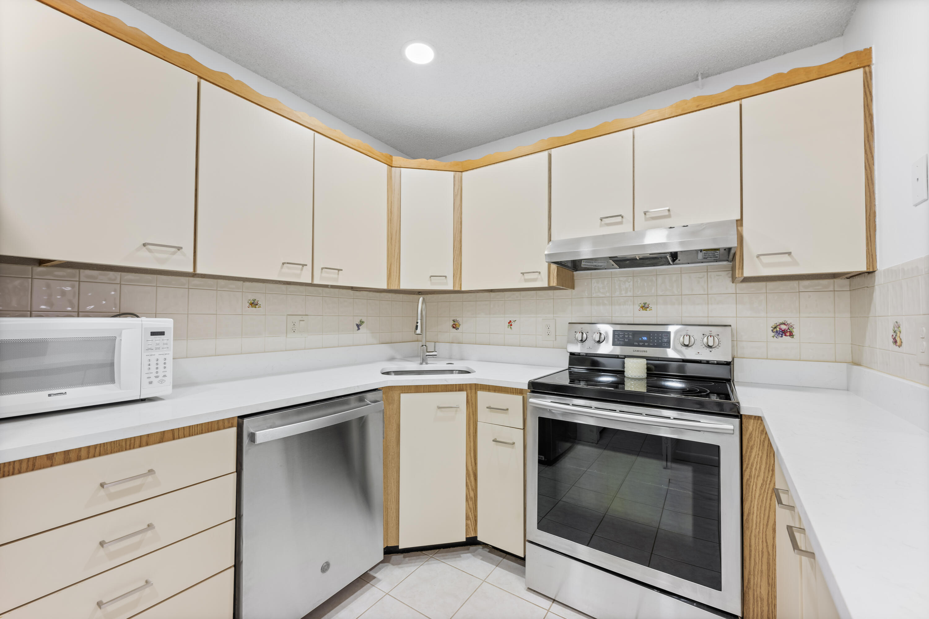 PINE RIDGE III CONDO - Residential