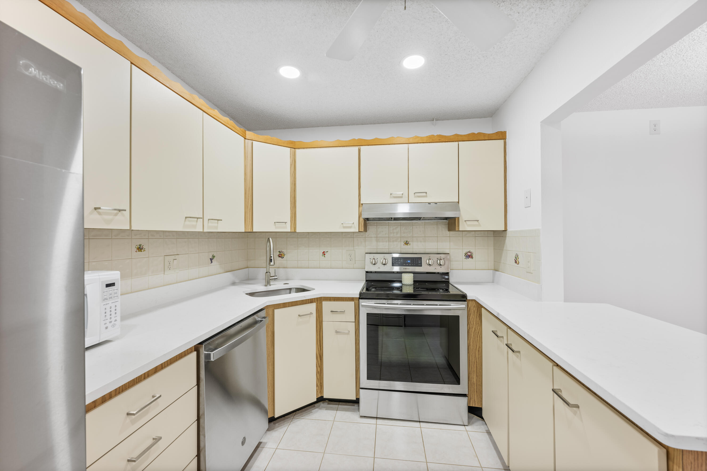 PINE RIDGE III CONDO - Residential