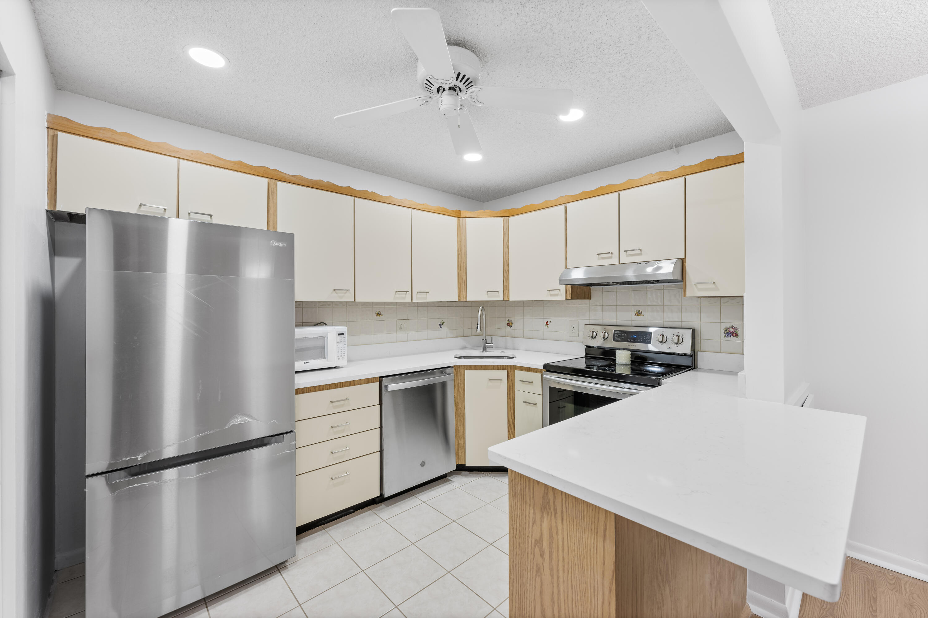 PINE RIDGE III CONDO - Residential