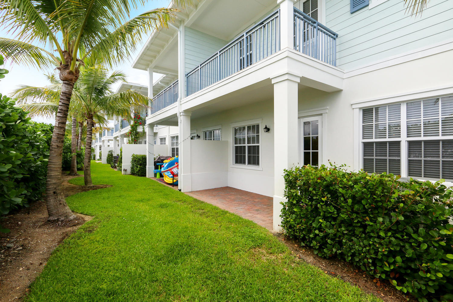 OCEAN BREEZE TOWNHOMES AT JUNO BEACH - Residential Lease