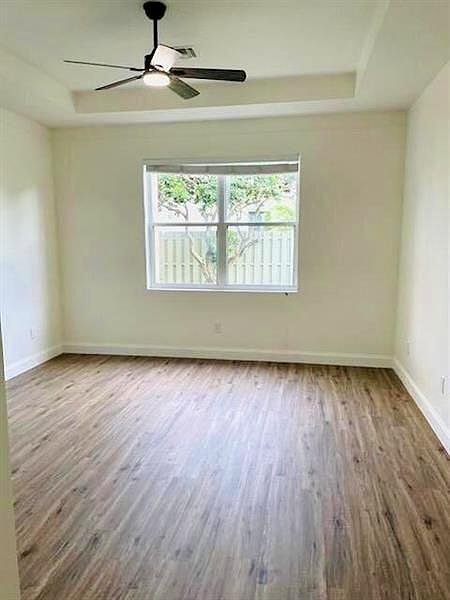 WELLINGTONS EDGE PAR 76 PH 2C - Residential Lease