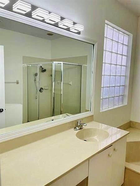 WELLINGTONS EDGE PAR 76 PH 2C - Residential Lease