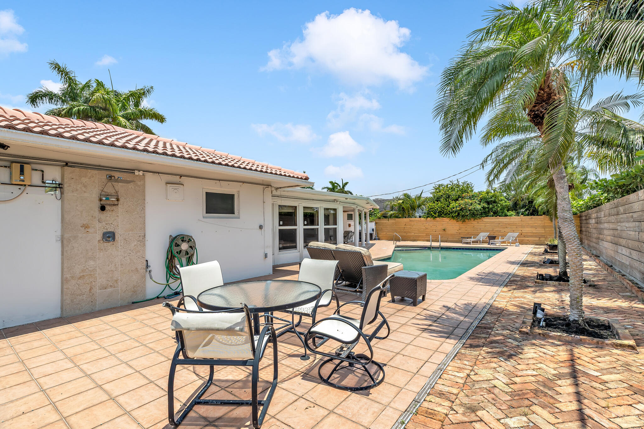 VENETIAN ISLES 3RD SEC - Residential