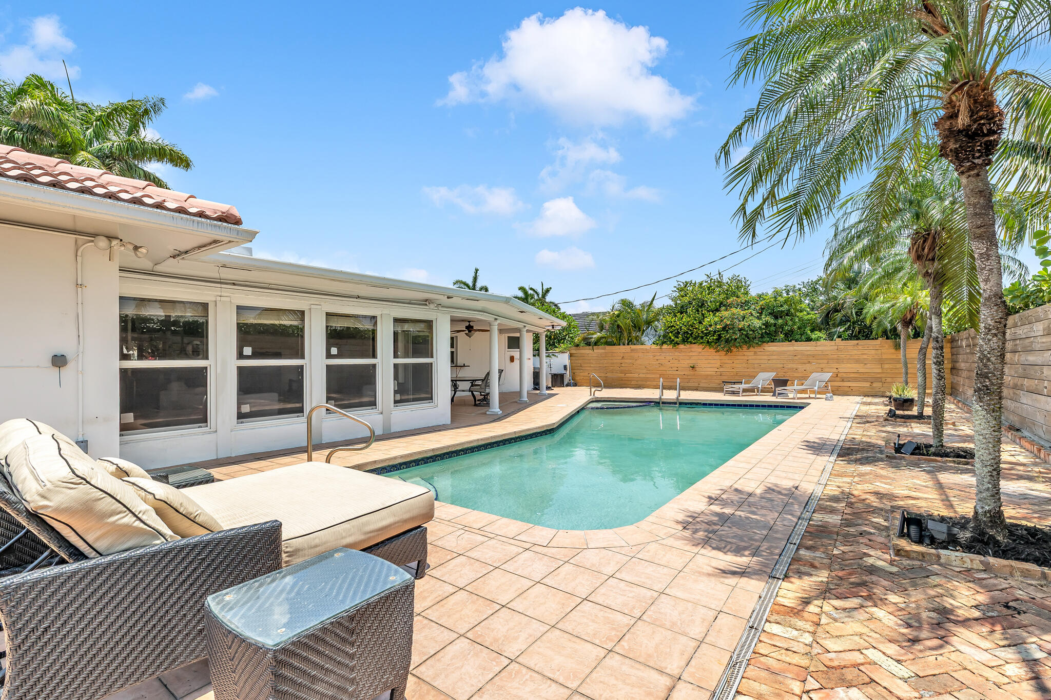 VENETIAN ISLES 3RD SEC - Residential